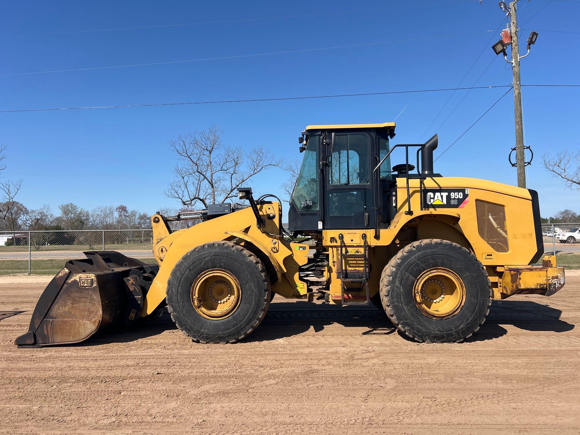 2017 CATERPILLAR 950GC WHEEL LOADER