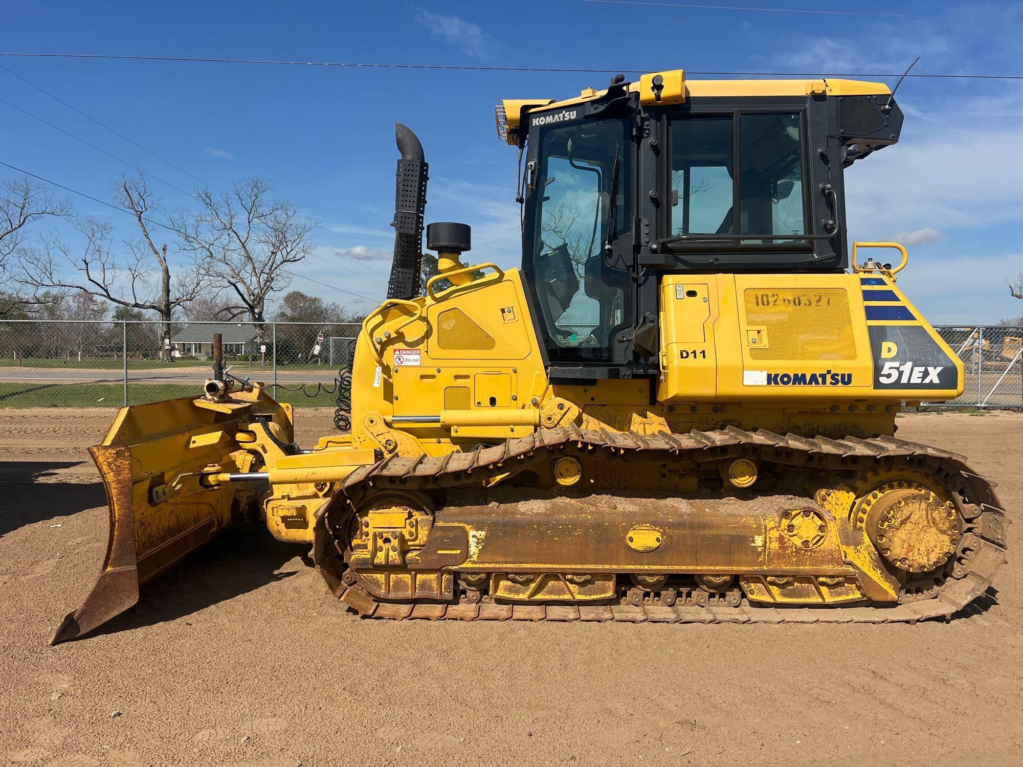 2019 KOMATSU D51EX-24 CRAWLER DOZER