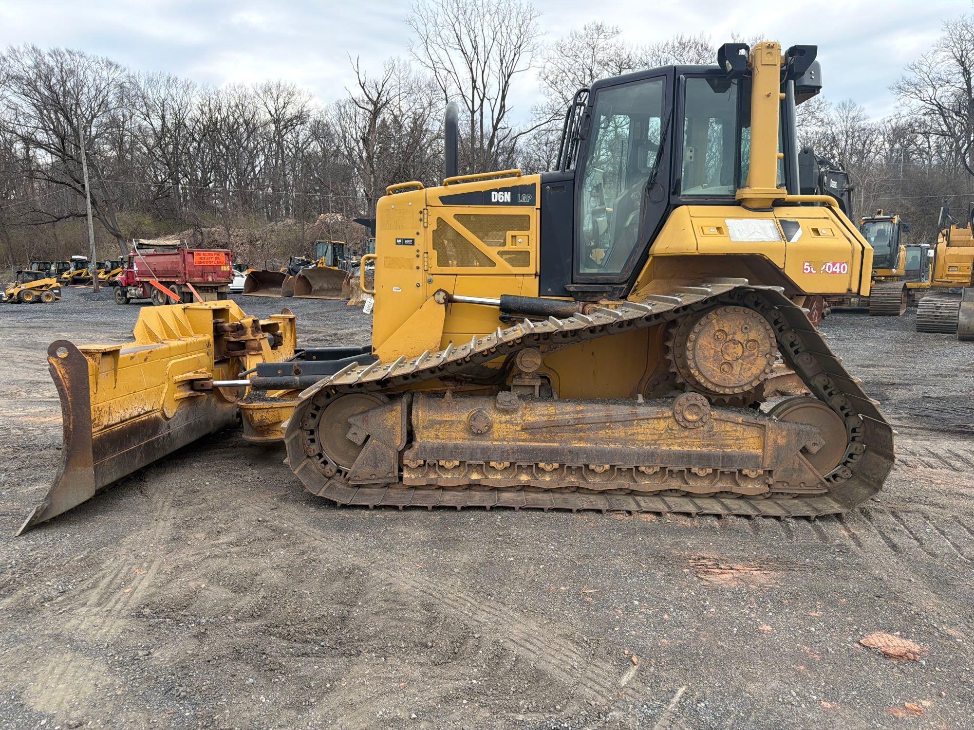 2013 CATERPILLAR D6N LGP CRAWLER DOZER