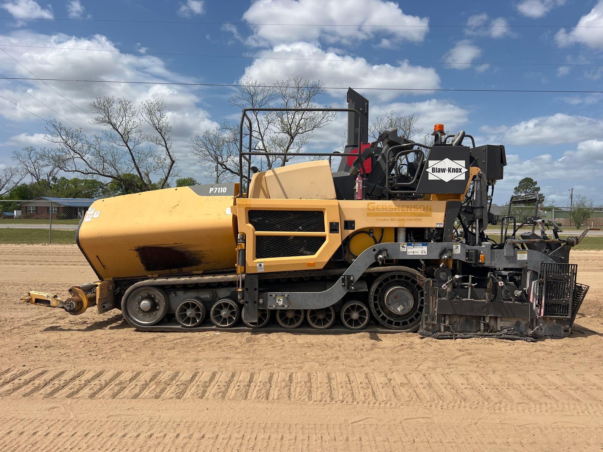 2015 VOLVO P7110 ASPHALT PAVER