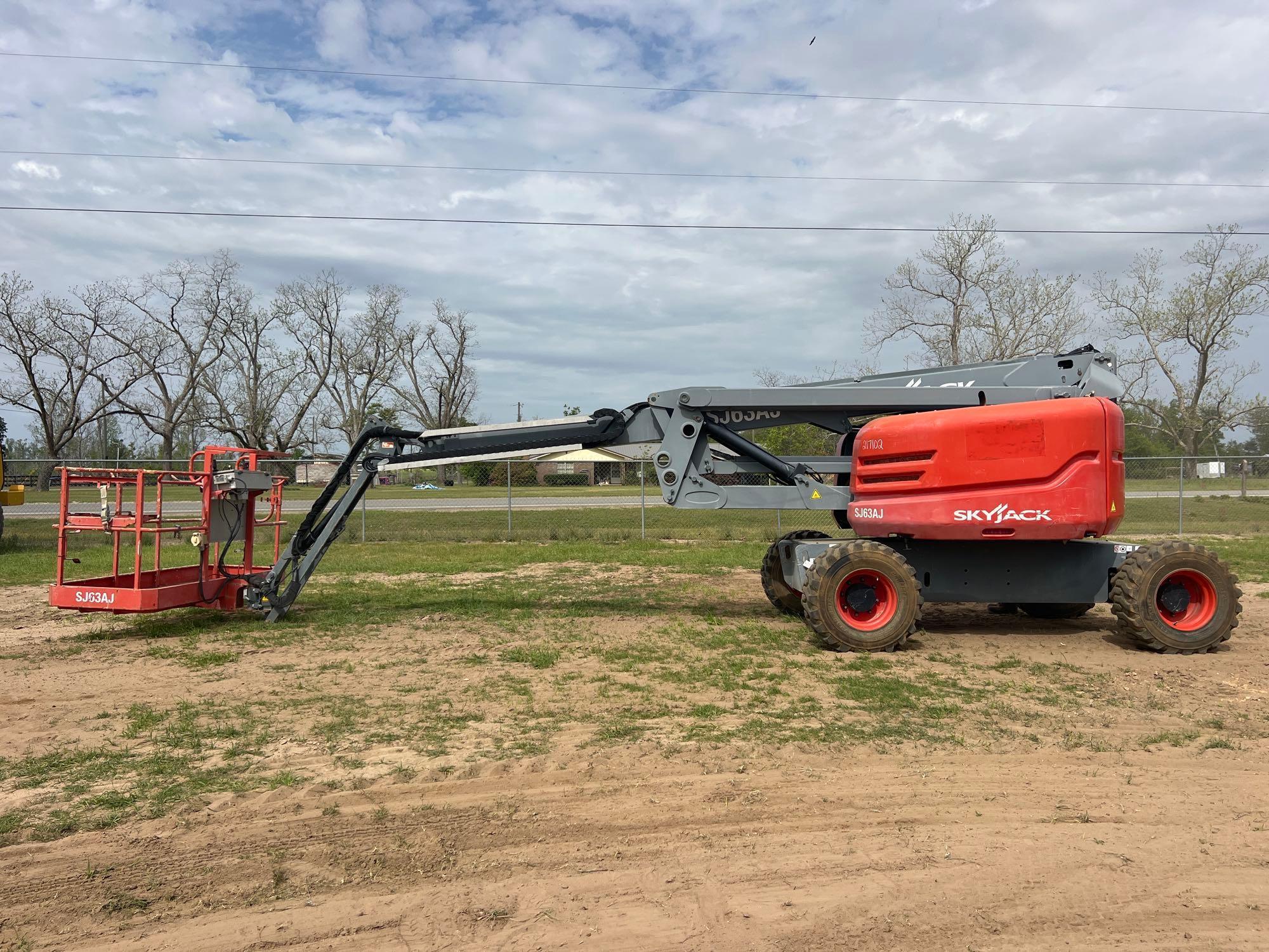 SKYJACK SJ63AJ TELESCOPIC BOOM LIFT