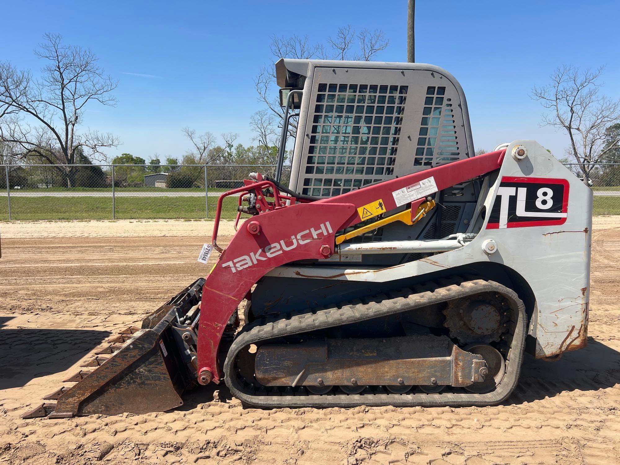 2017 TAKEUCHI TL8 SKID STEER