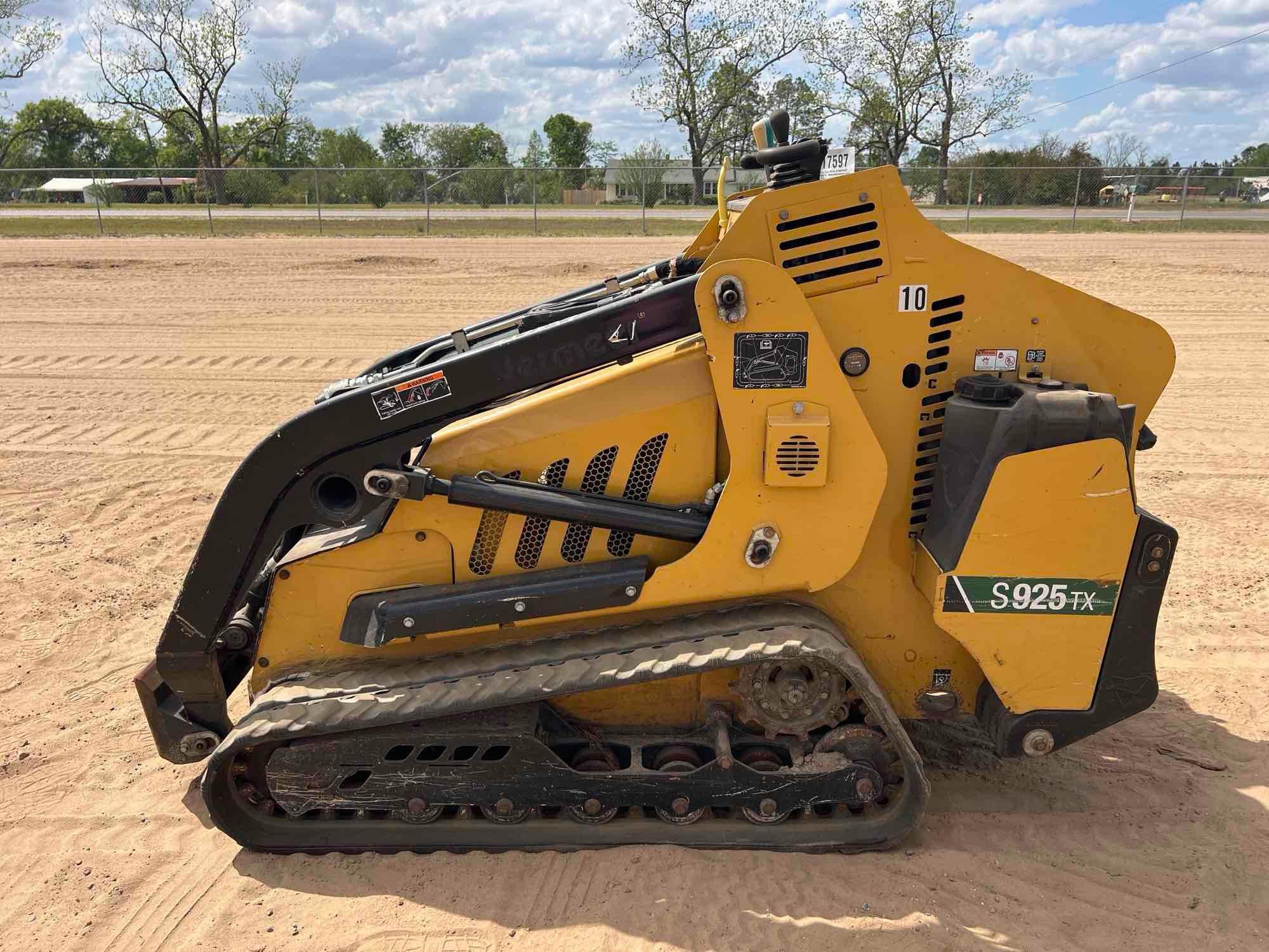 2022 VERMEER S925JX STAND-ON SKID STEER