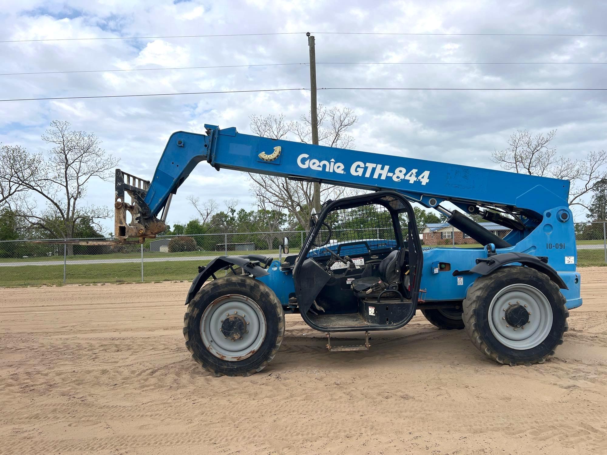 2018 GENIE GTH-844 TELESCOPIC FORKLIFT