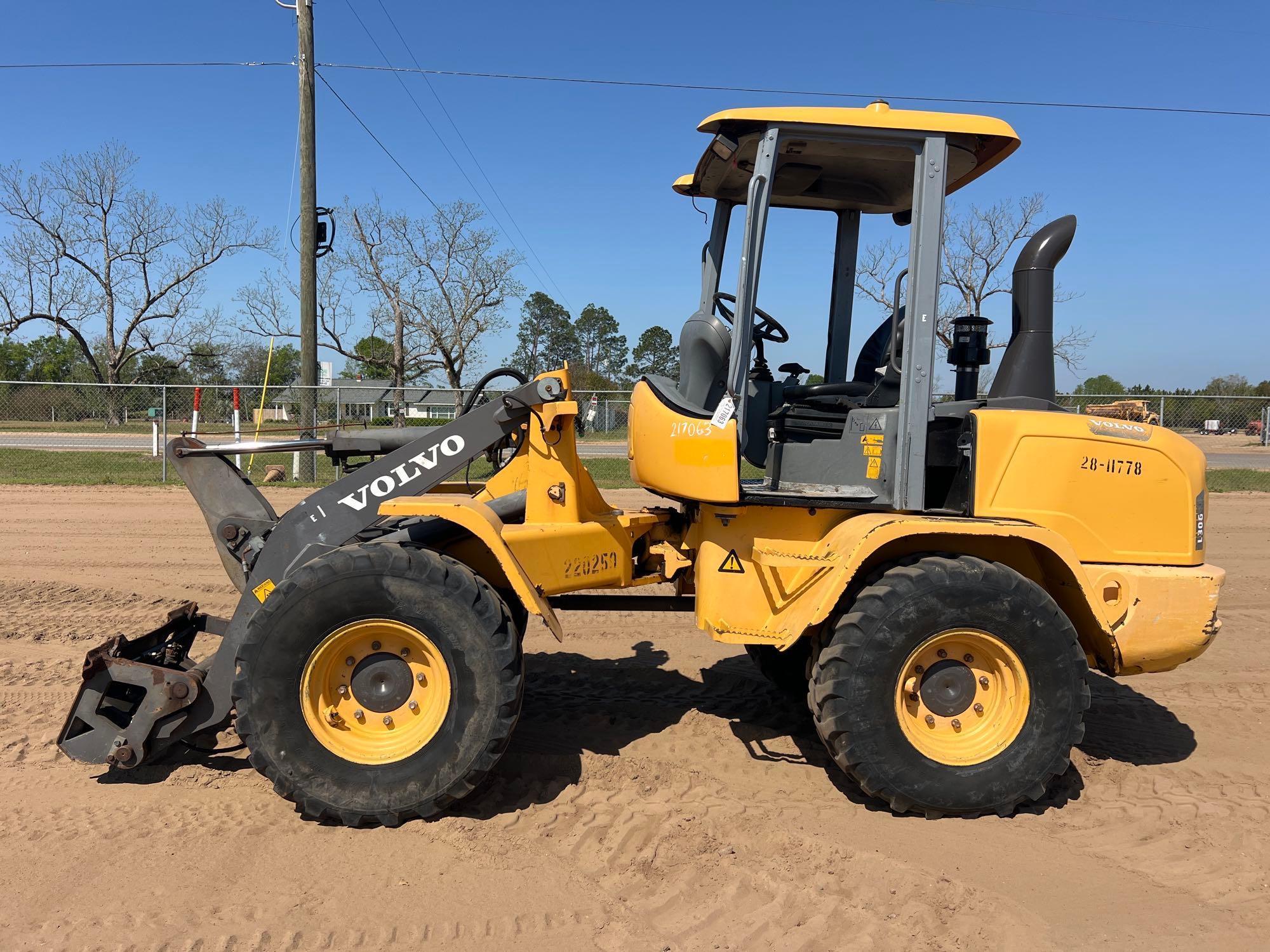 2015 VOLVO L30GS WHEEL LOADER