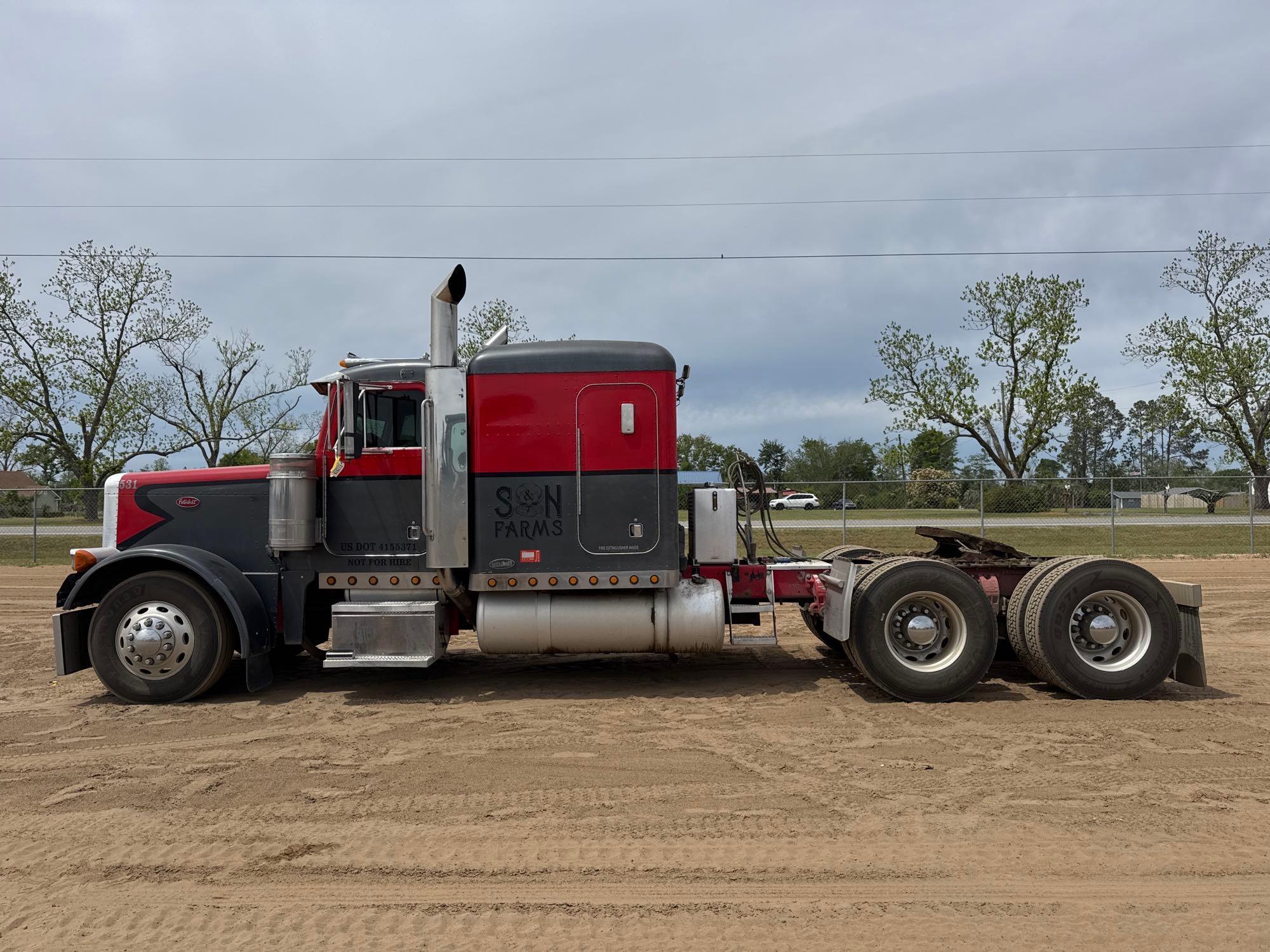 2001 PETERBILT 379 ROAD TRACTOR