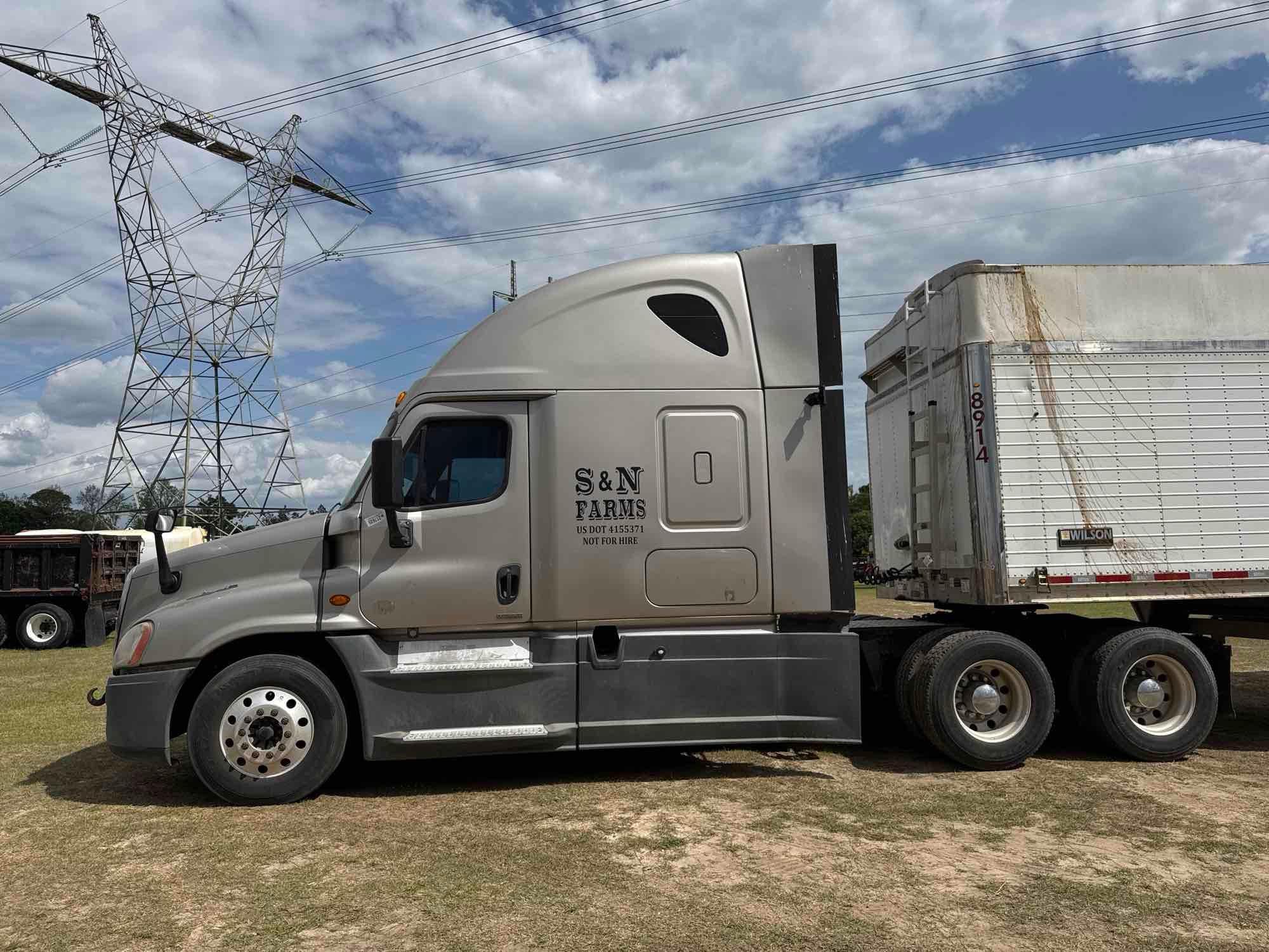 2015 FREIGHTLINER CASCADIA EVOLUTION ROAD TRACTOR