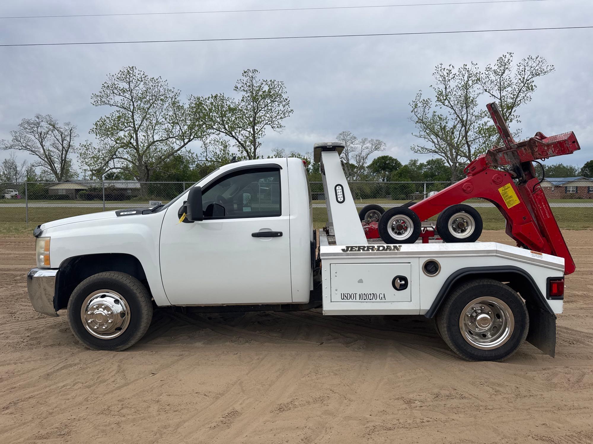 2009 CHEVROLET SILVERADO -SELF LOADING TRUCK