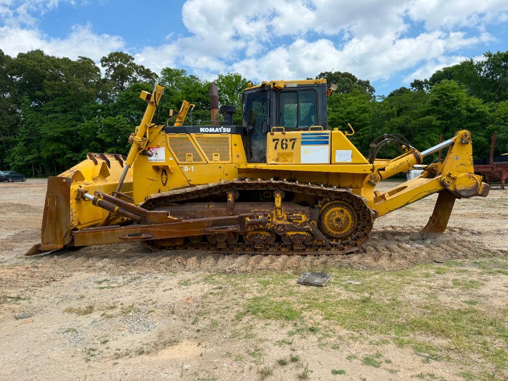 Photo of a  Komatsu D155AX-7