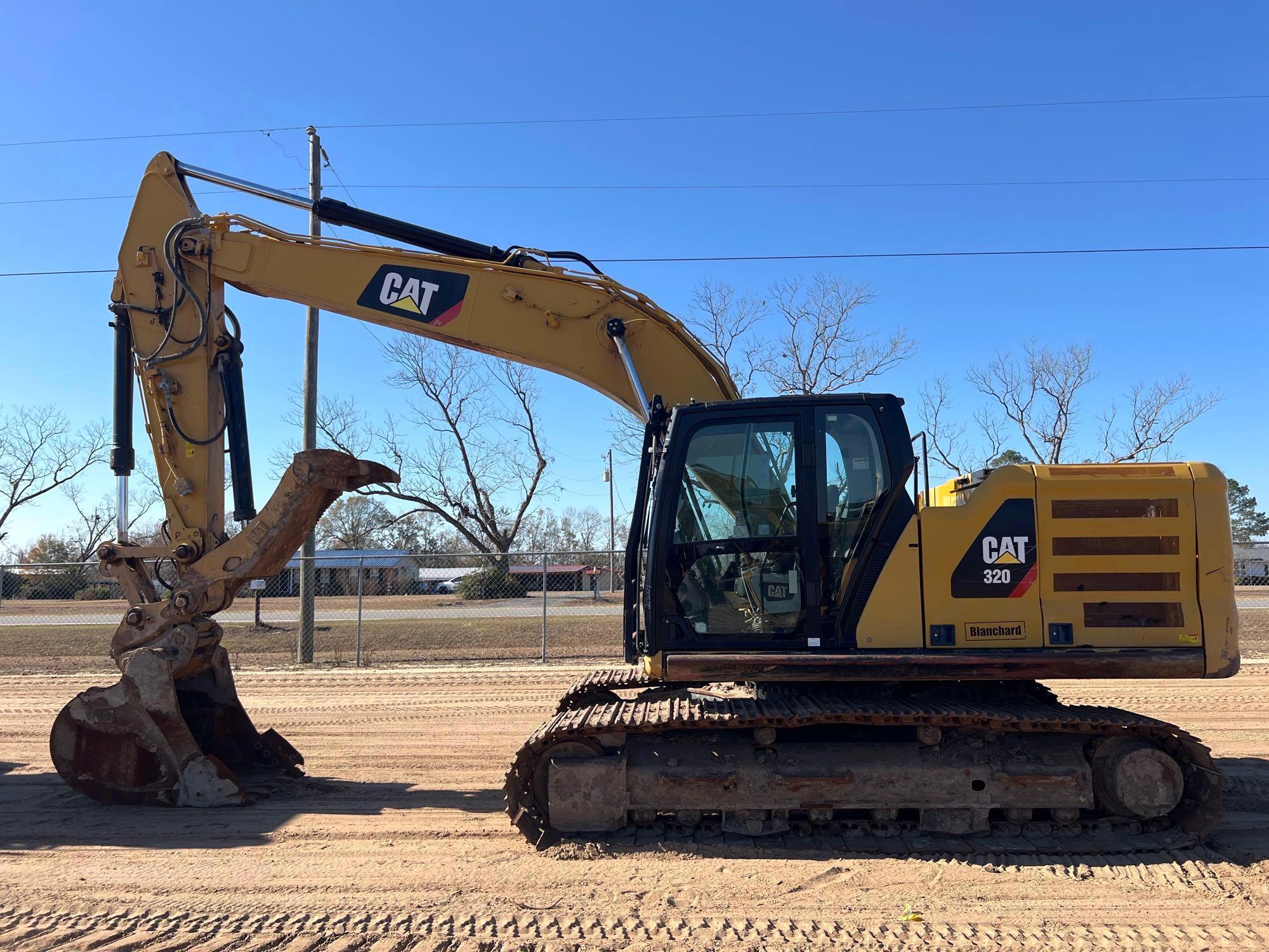 Photo of a  Caterpillar 320