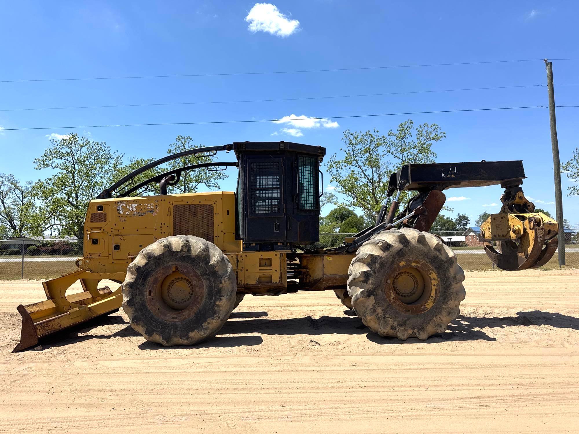 Photo of a  Caterpillar 525D