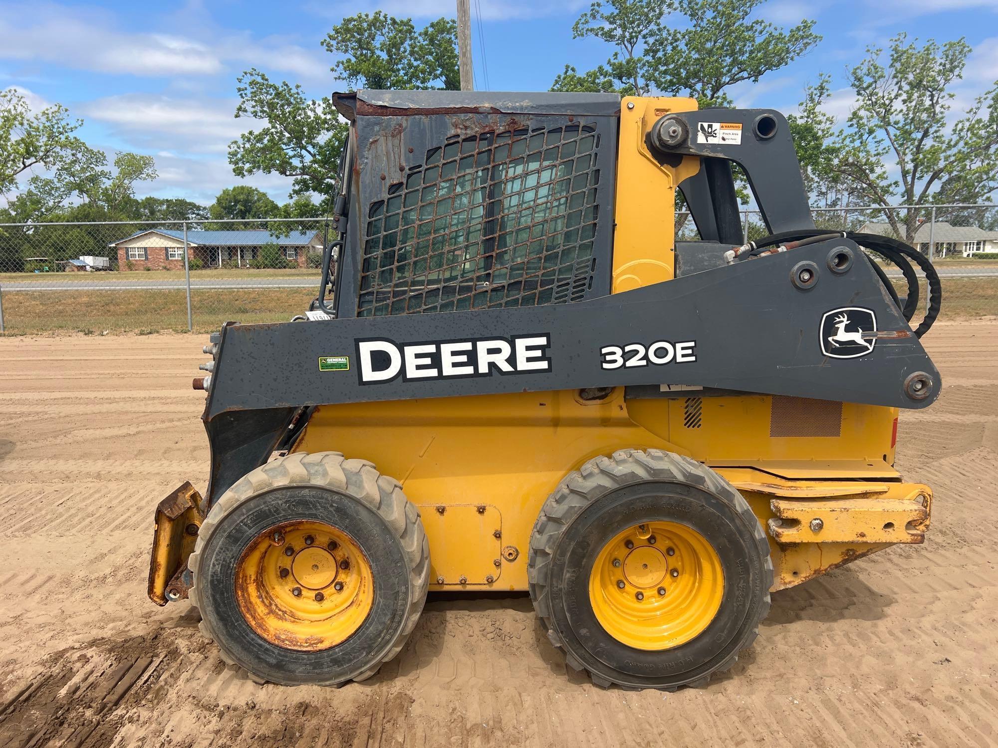 Photo of a  John Deere 320E