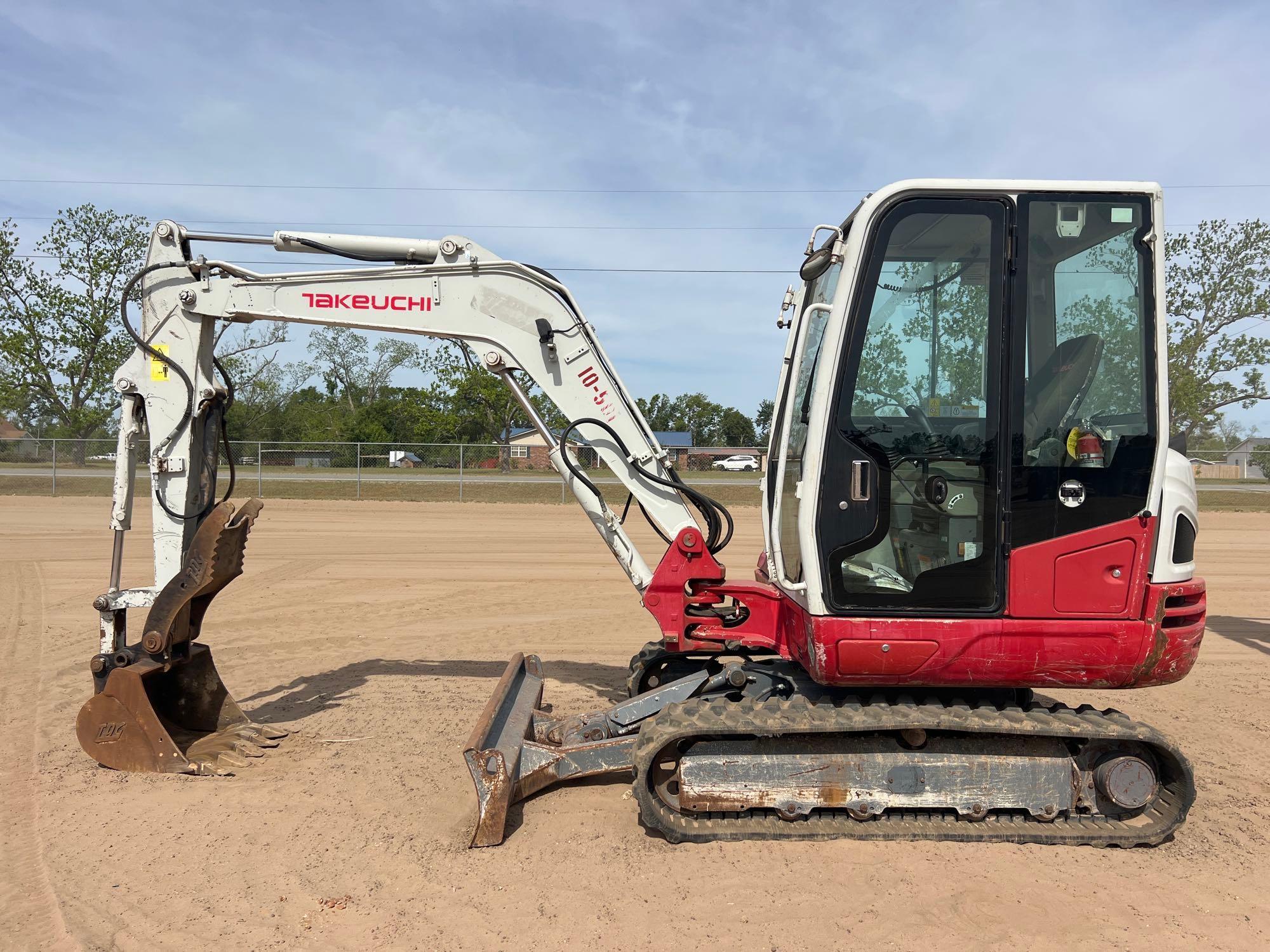 2021 TAKEUCHI TB240 EXCAVATOR