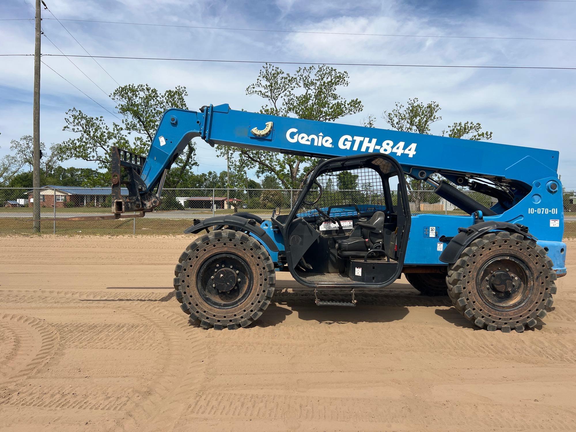 2017 GENIE GTH-844 TELESCOPIC FORKLIFT