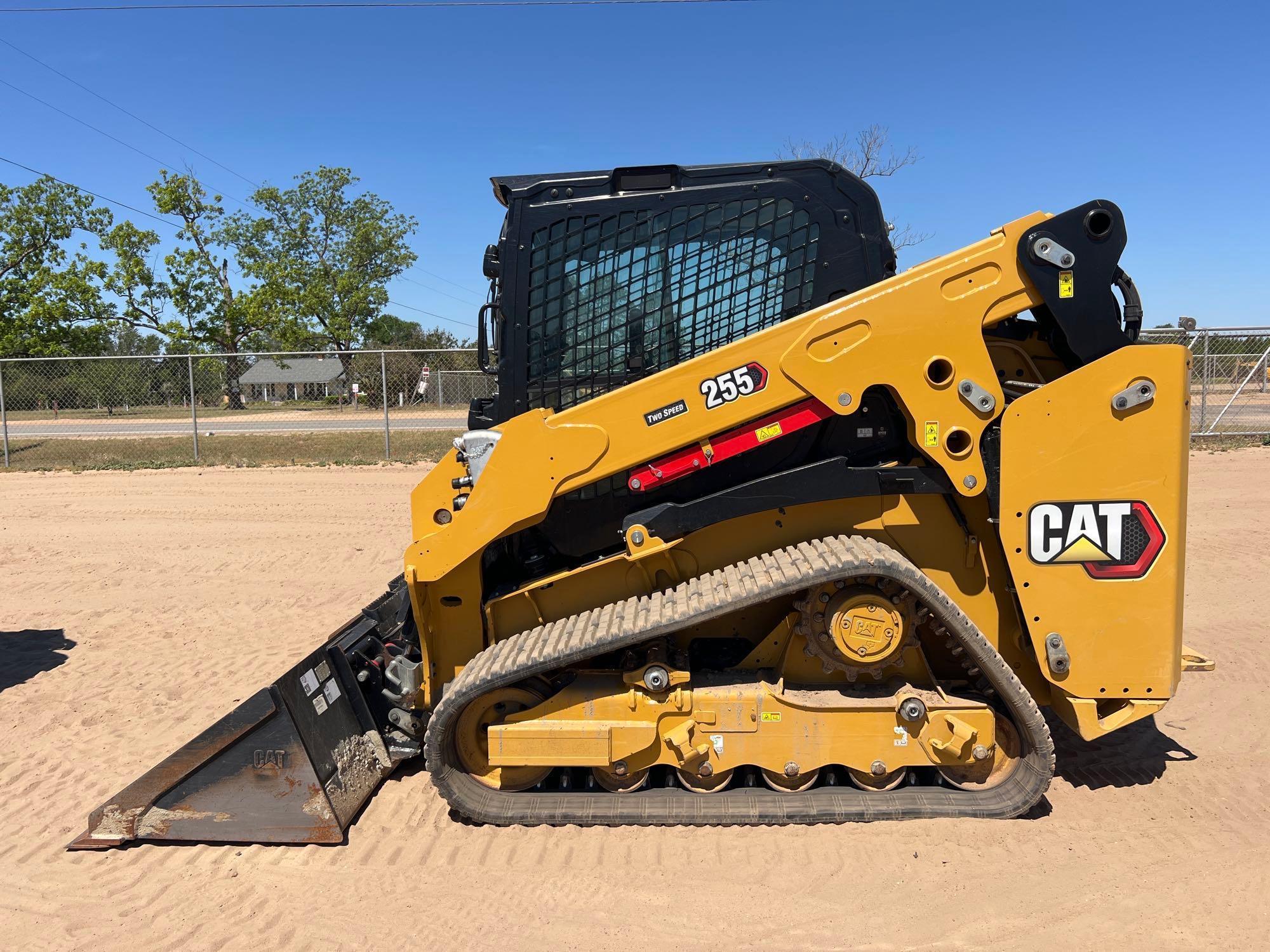 Photo of a  Caterpillar 255
