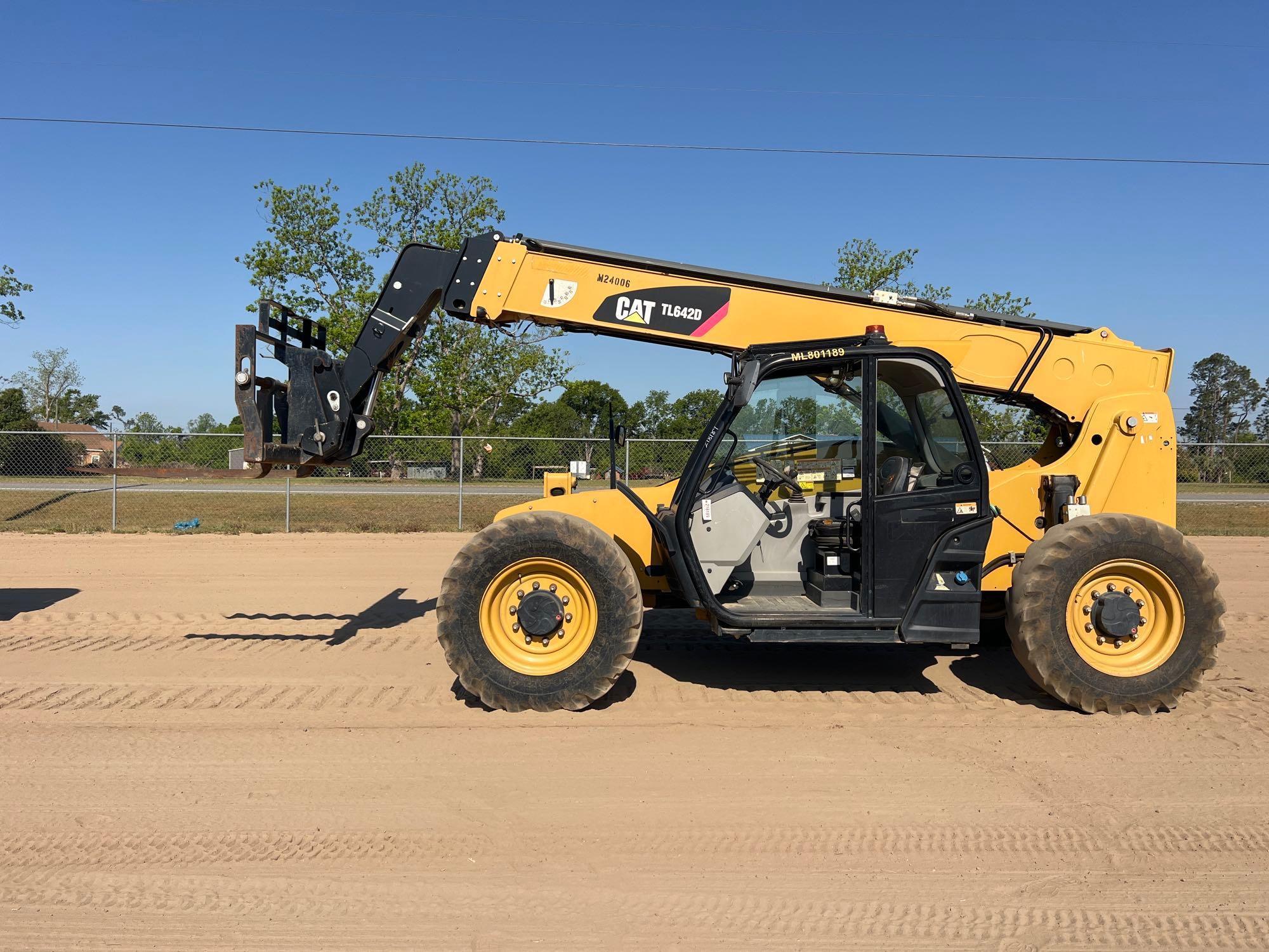 Photo of a  Caterpillar TL642
