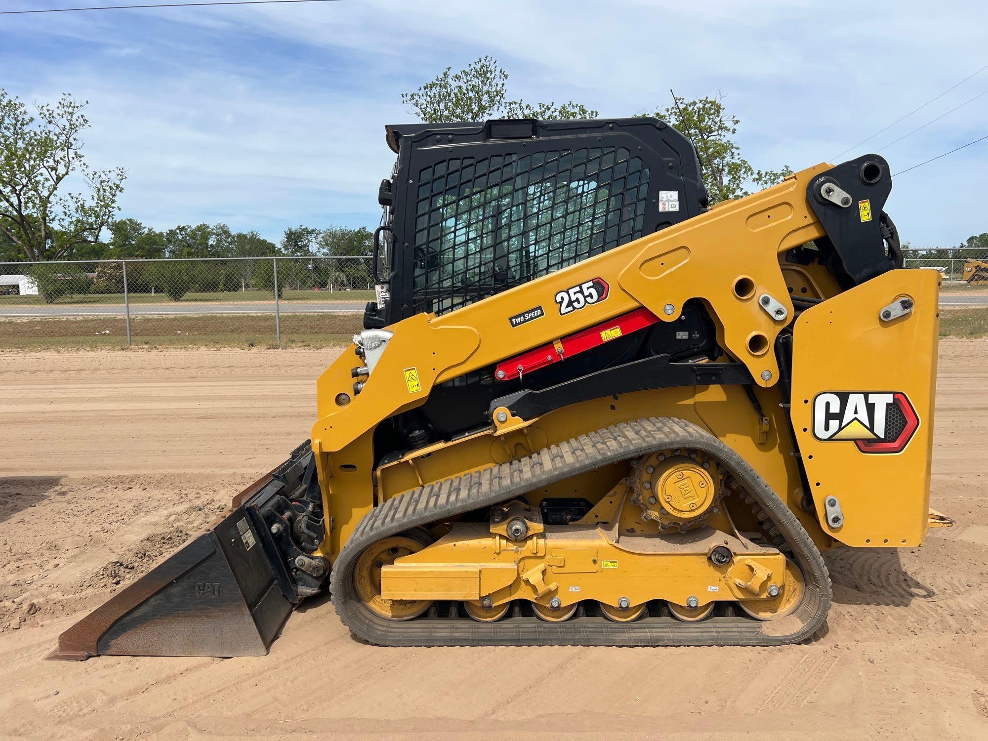 Photo of a  Caterpillar 255