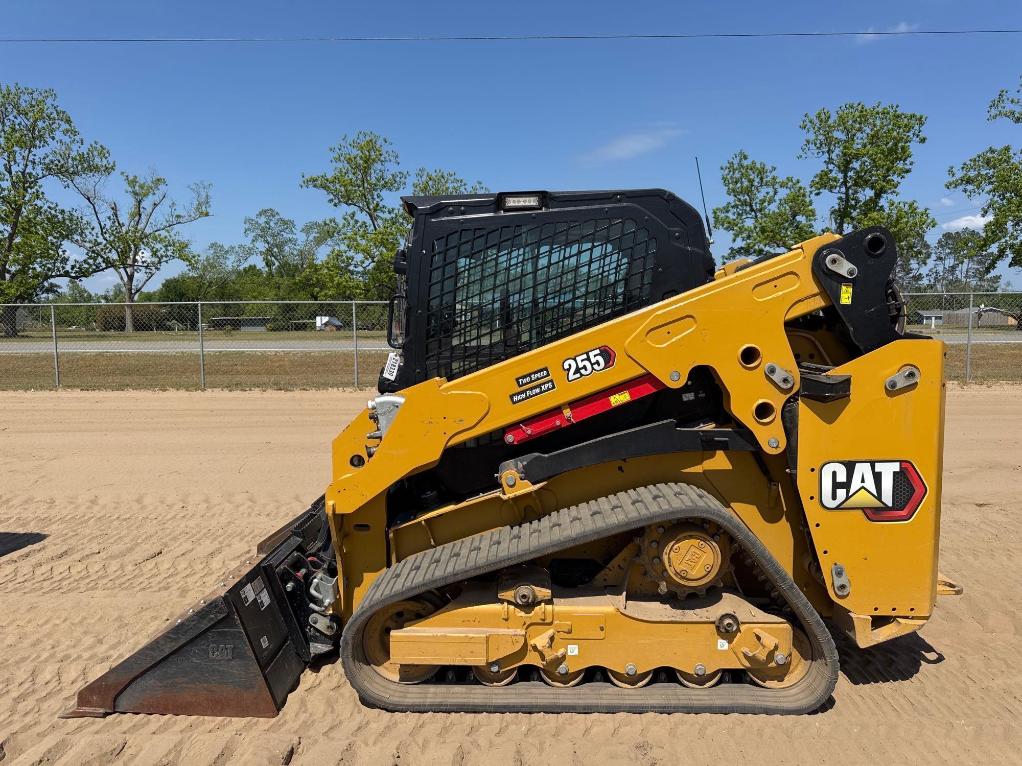 Photo of a  Caterpillar 255