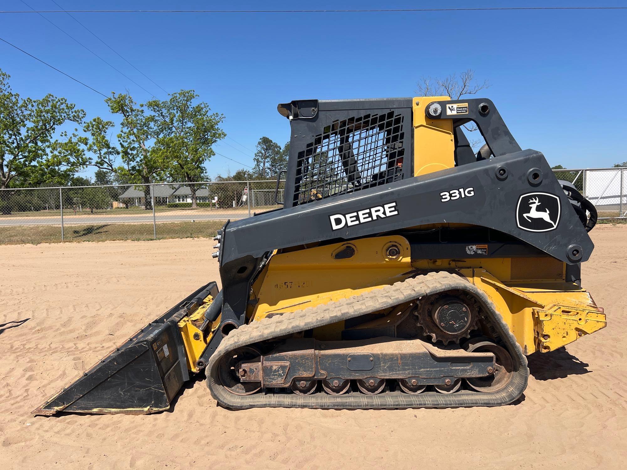 Photo of a  John Deere 331G