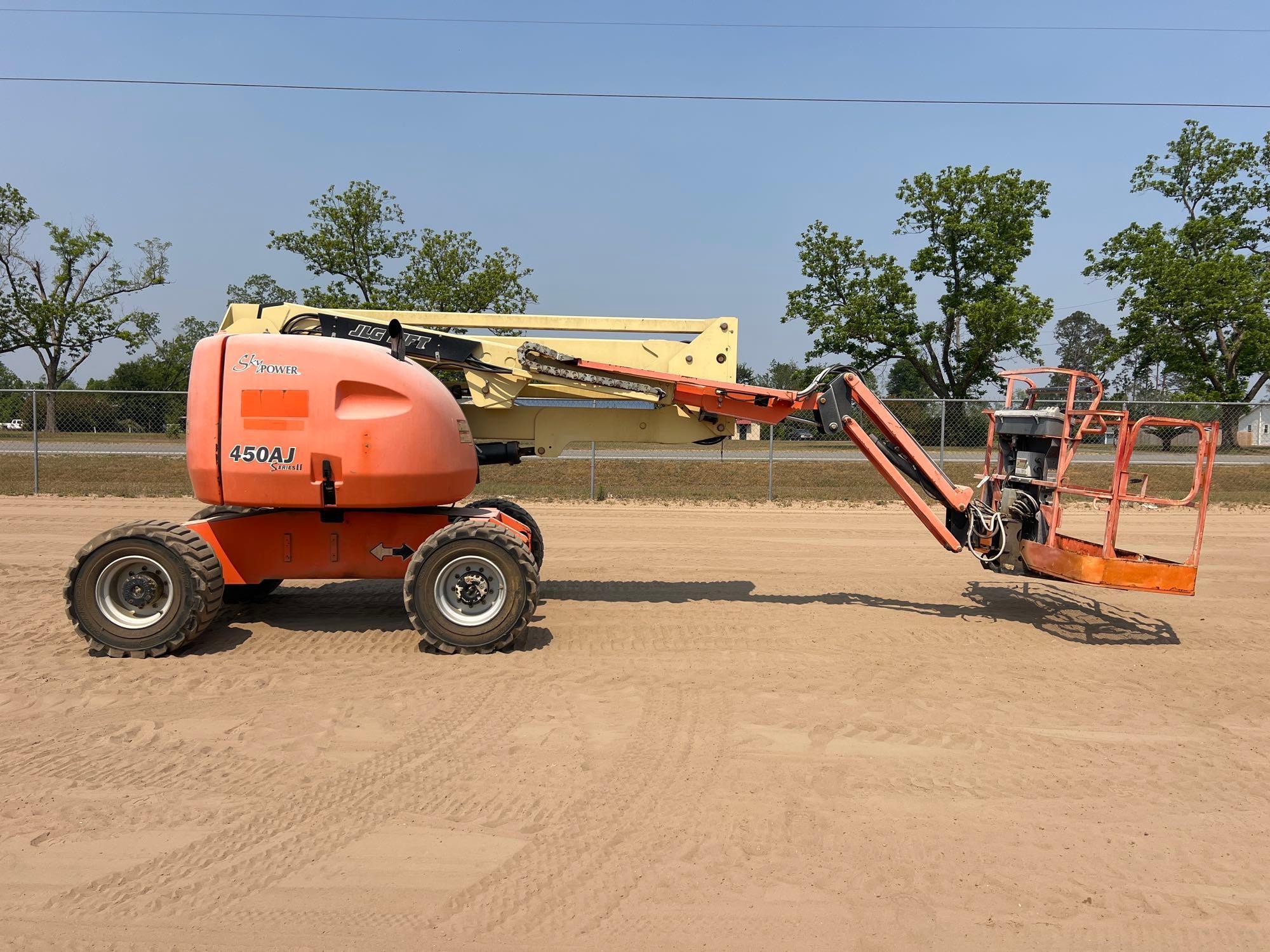 Photo of a  JLG 450AJ SERIES II