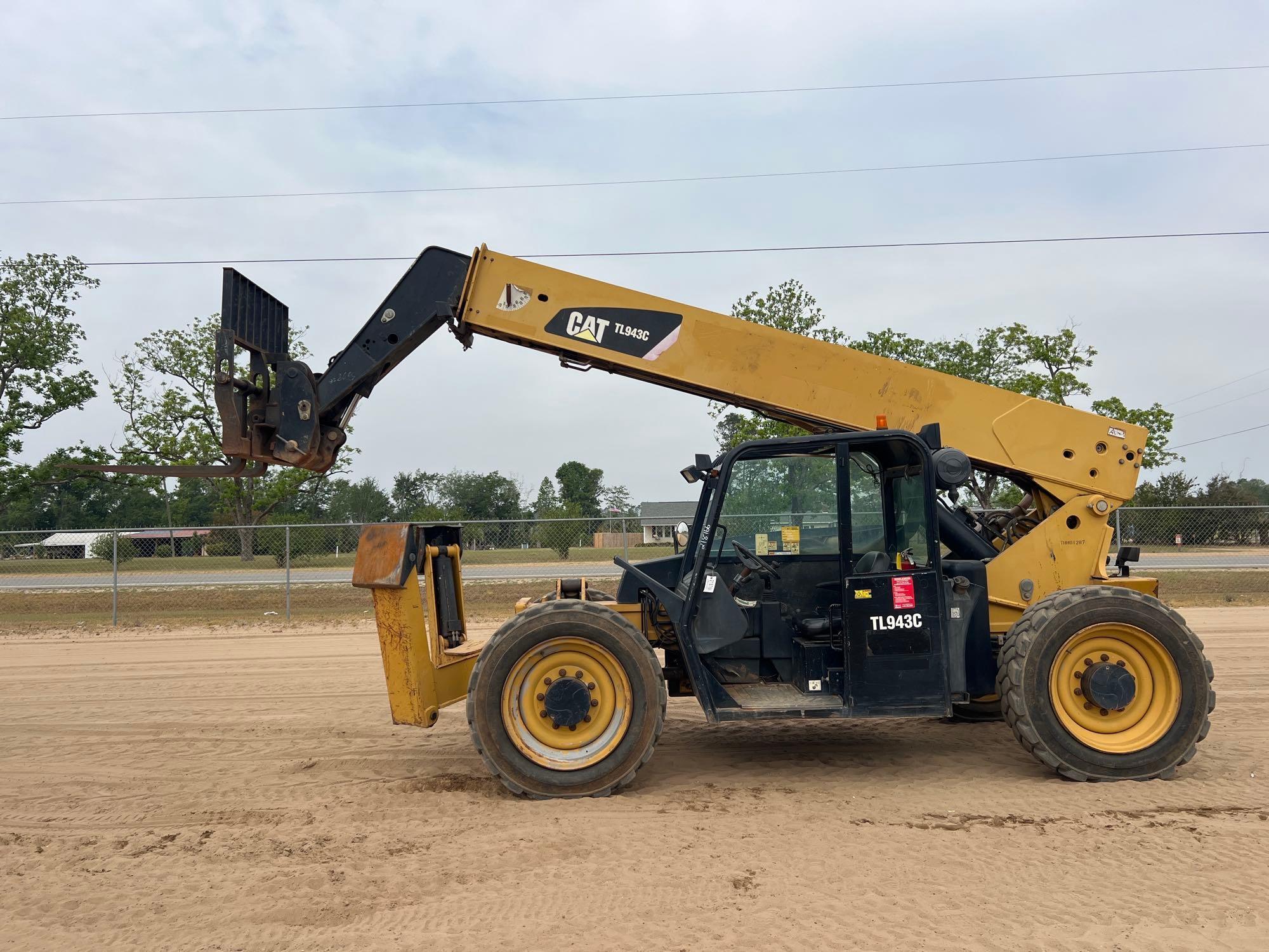 2014 CATERPILLAR TL943C TELESCOPIC FORKLIFT
