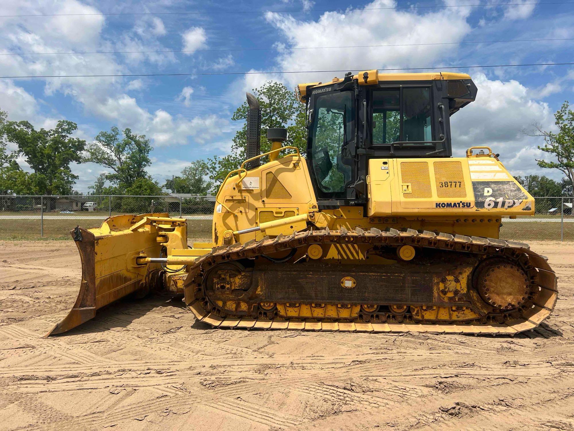Photo of a  Komatsu D61PX