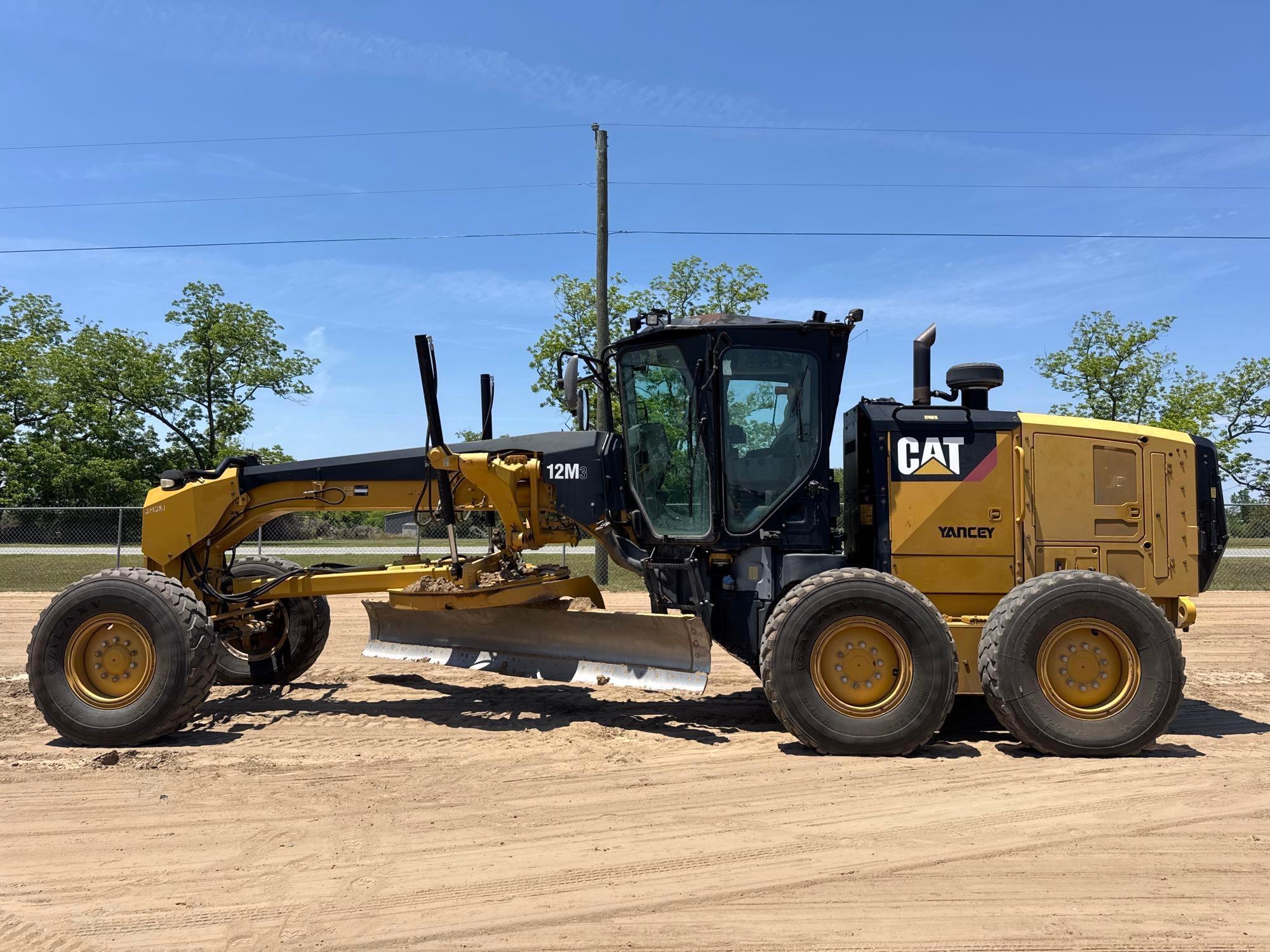 Photo of a  Caterpillar 12M3