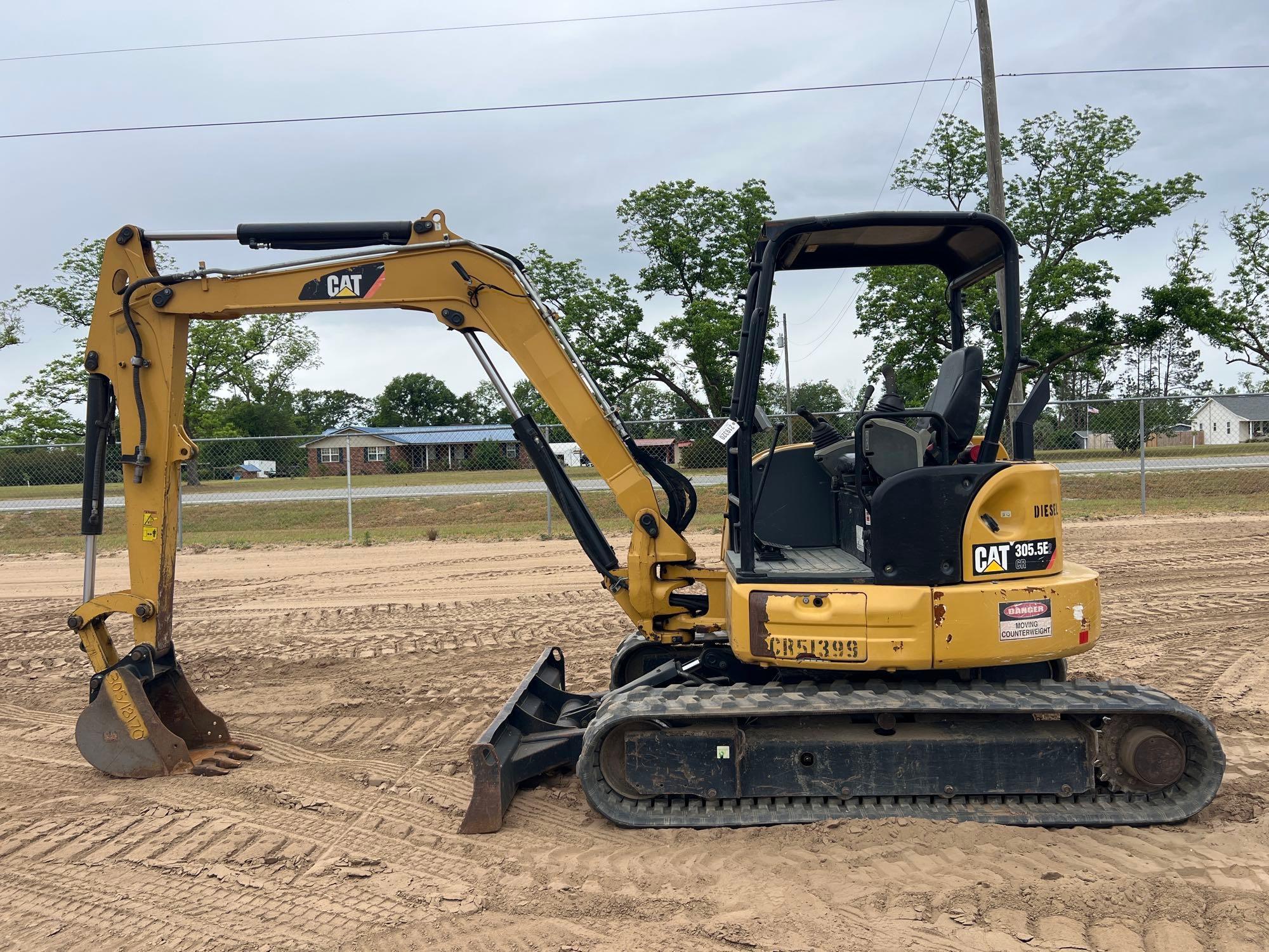 Photo of a  Caterpillar 305.5E2CR