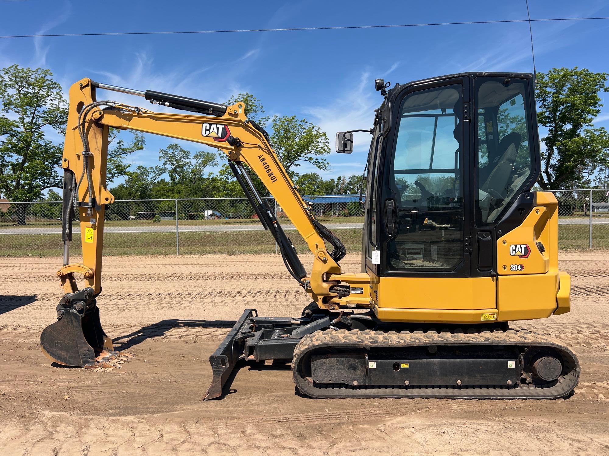 Photo of a  Caterpillar 304