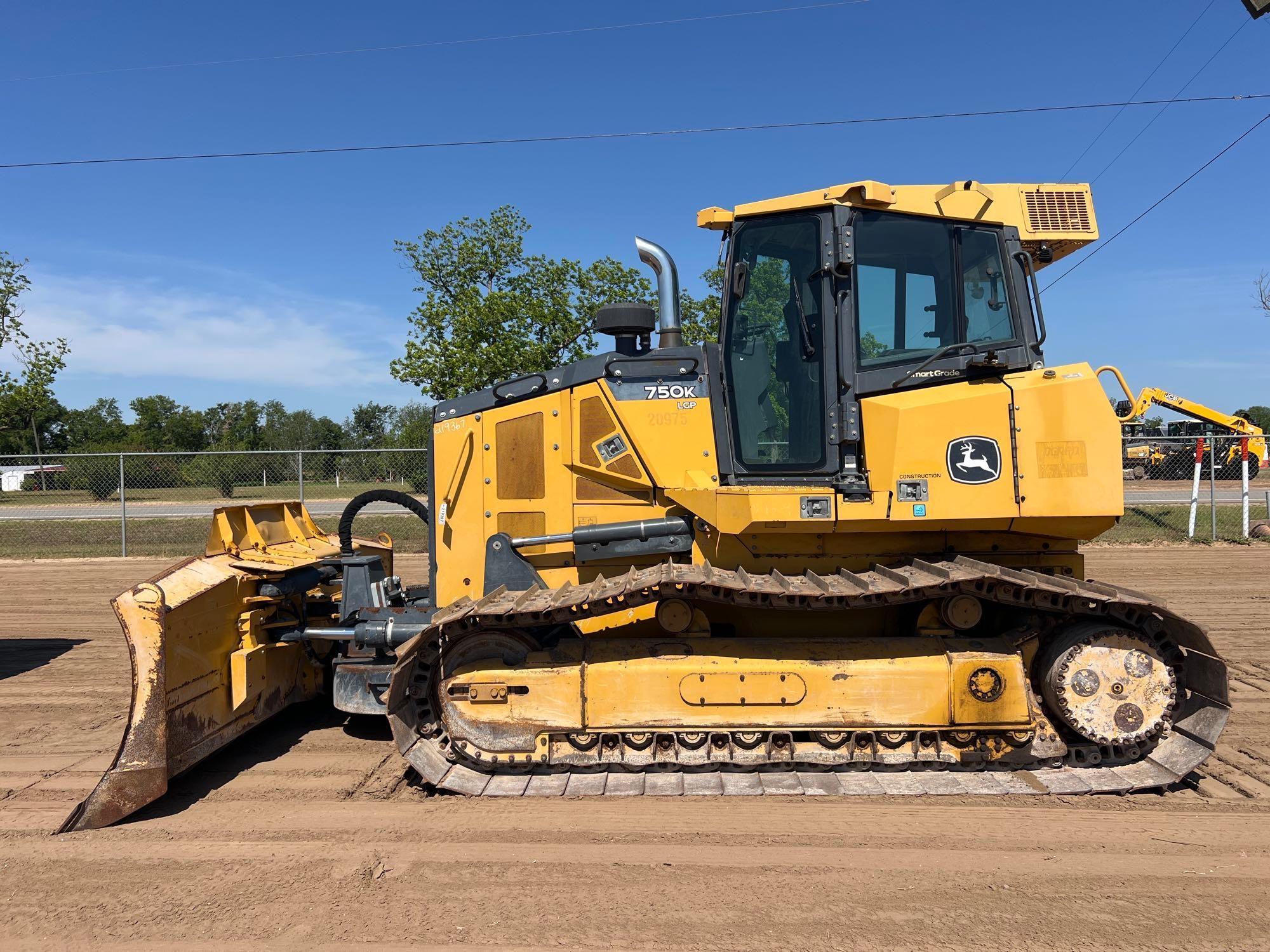 Photo of a  John Deere 750K LGP