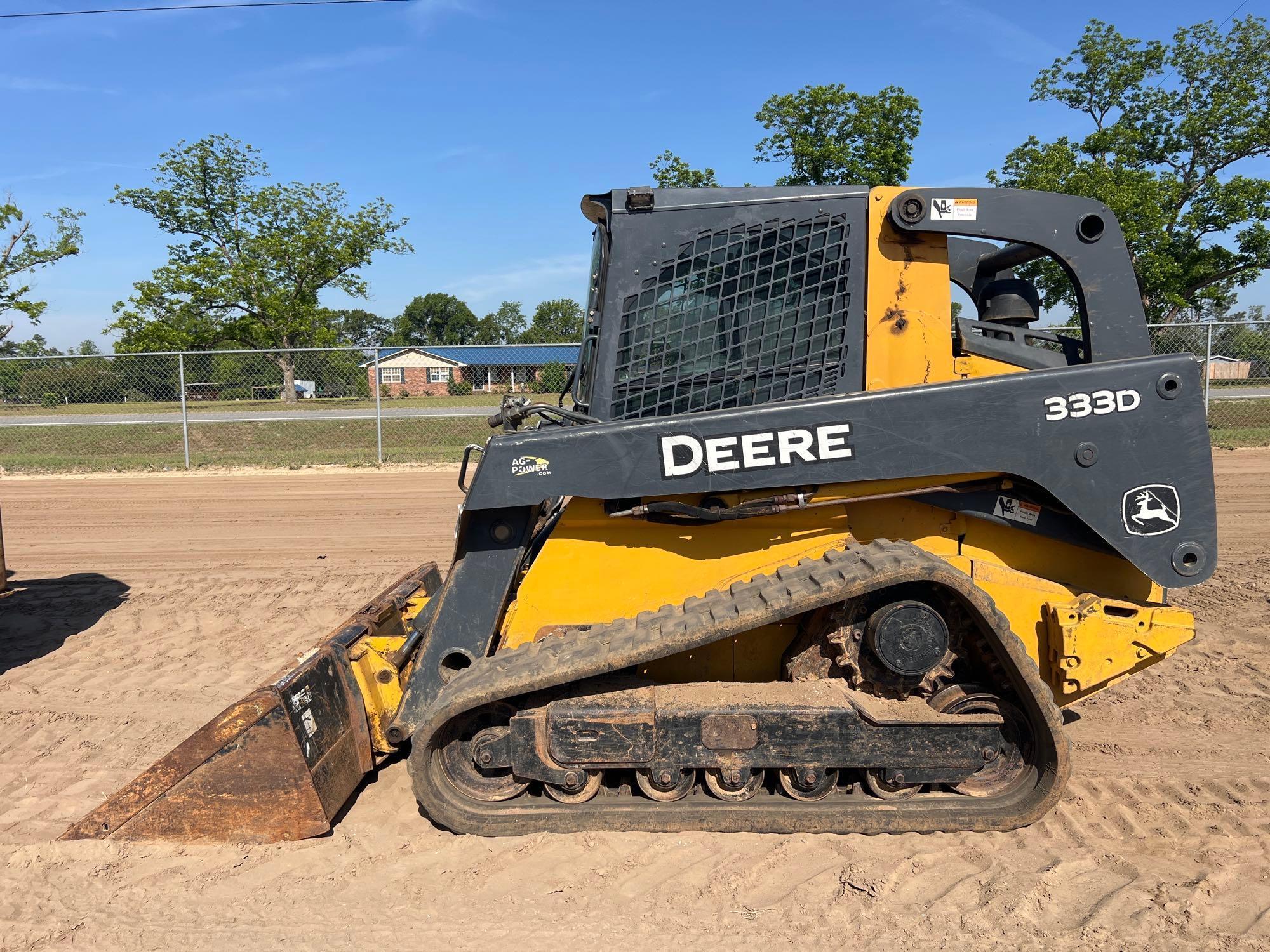 Photo of a  John Deere 333D