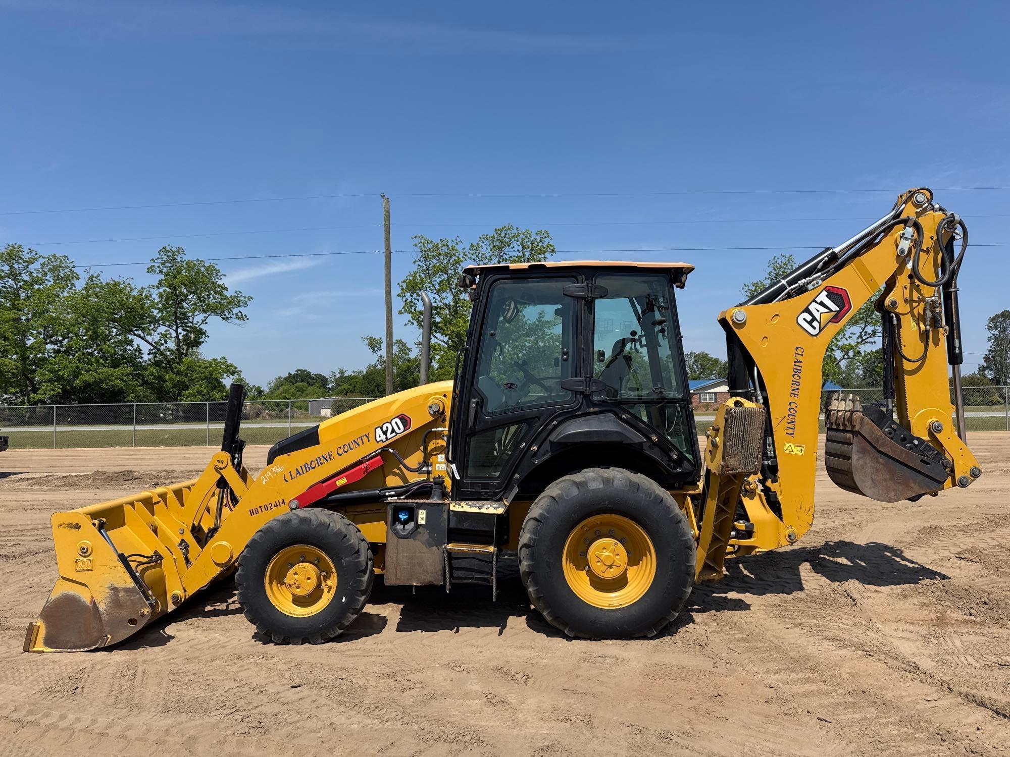 Photo of a  Caterpillar 420