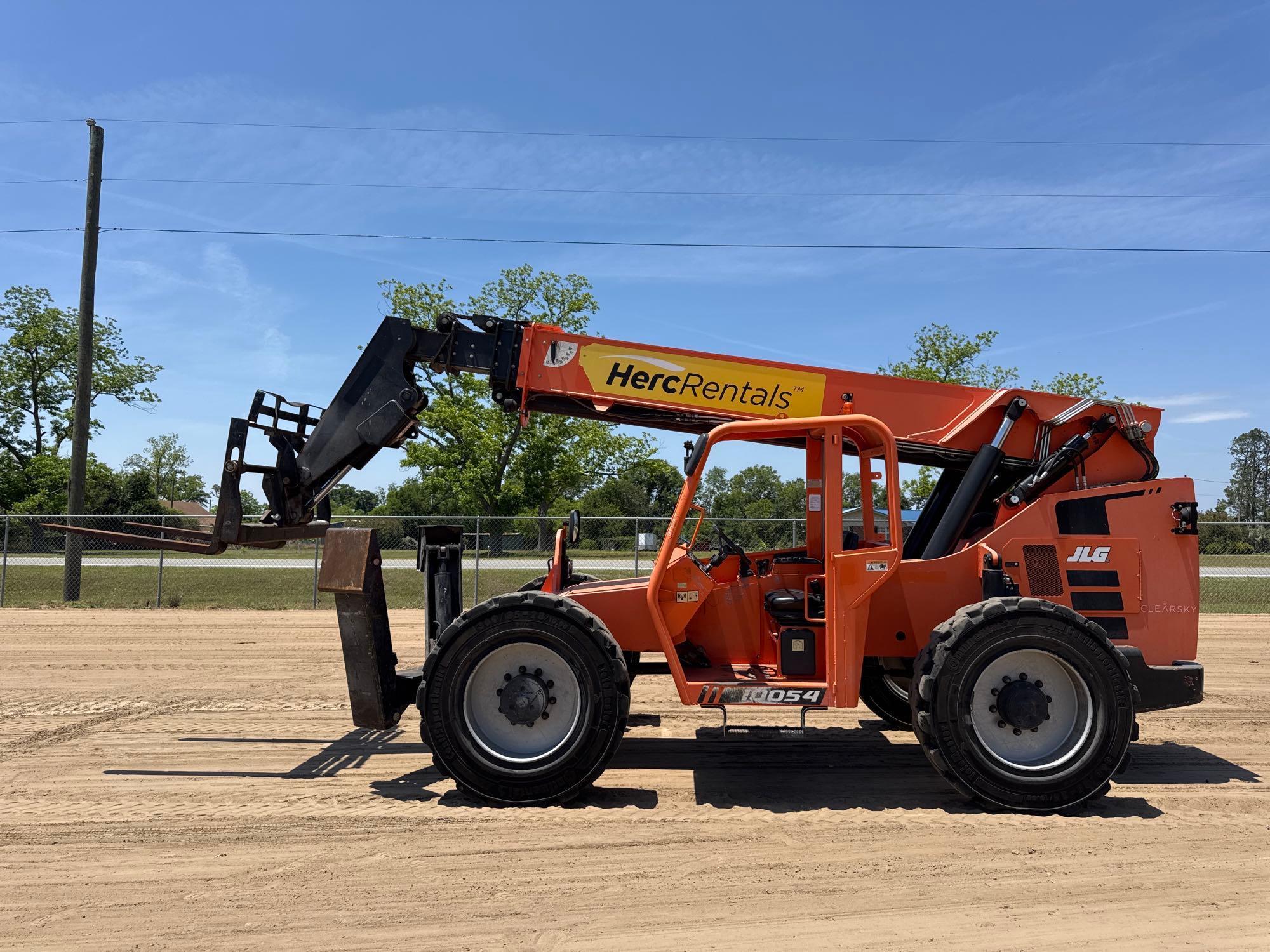 Photo of a  JLG SKYTRACK 10054