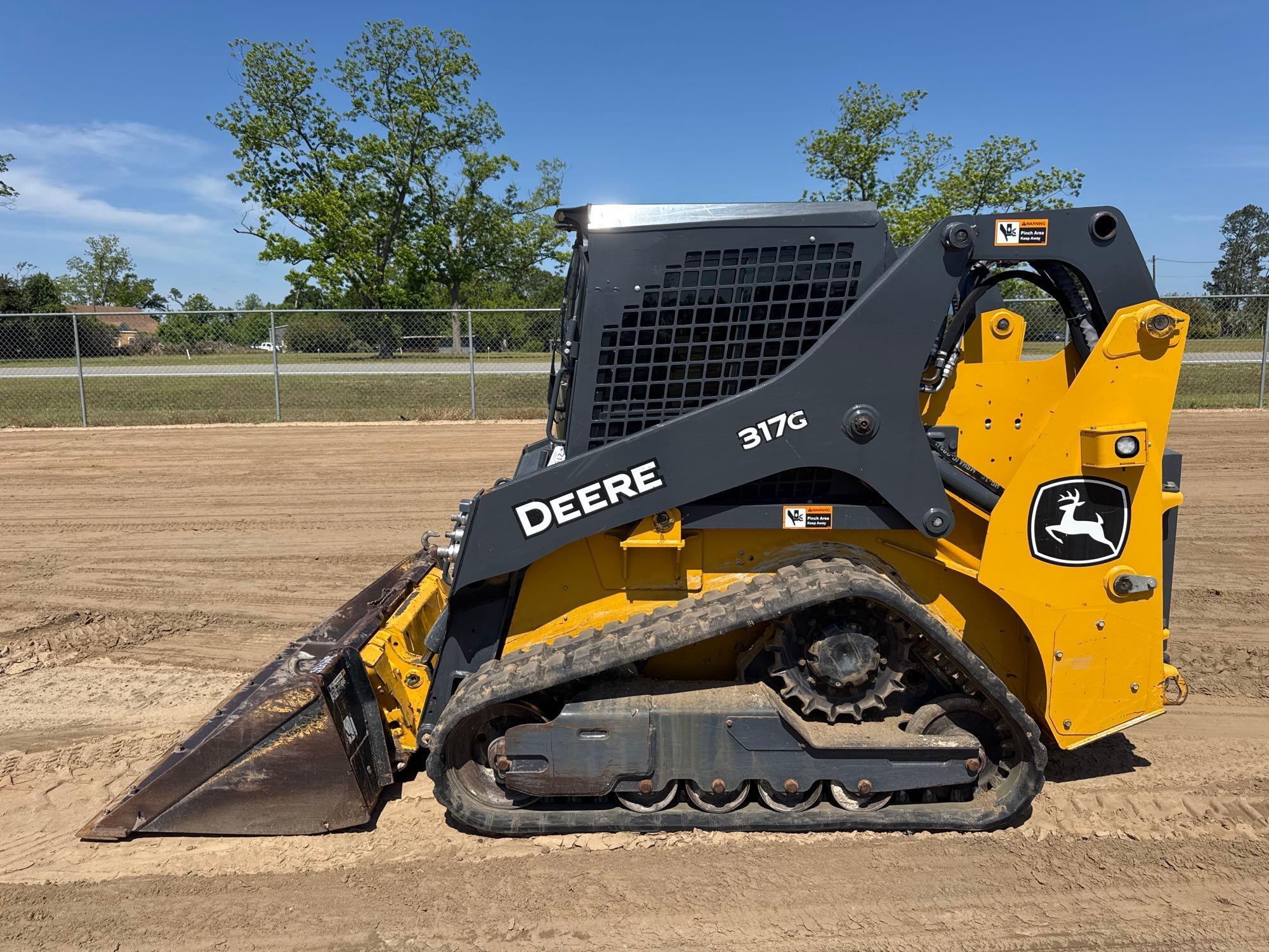 Photo of a  John Deere 317G