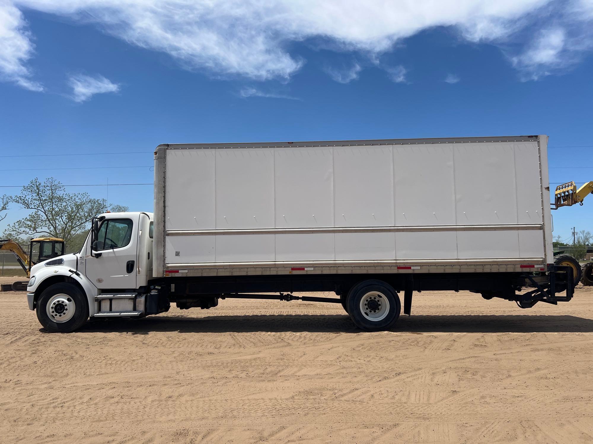 2019 FREIGHTLINER M2 26' BOX TRUCK