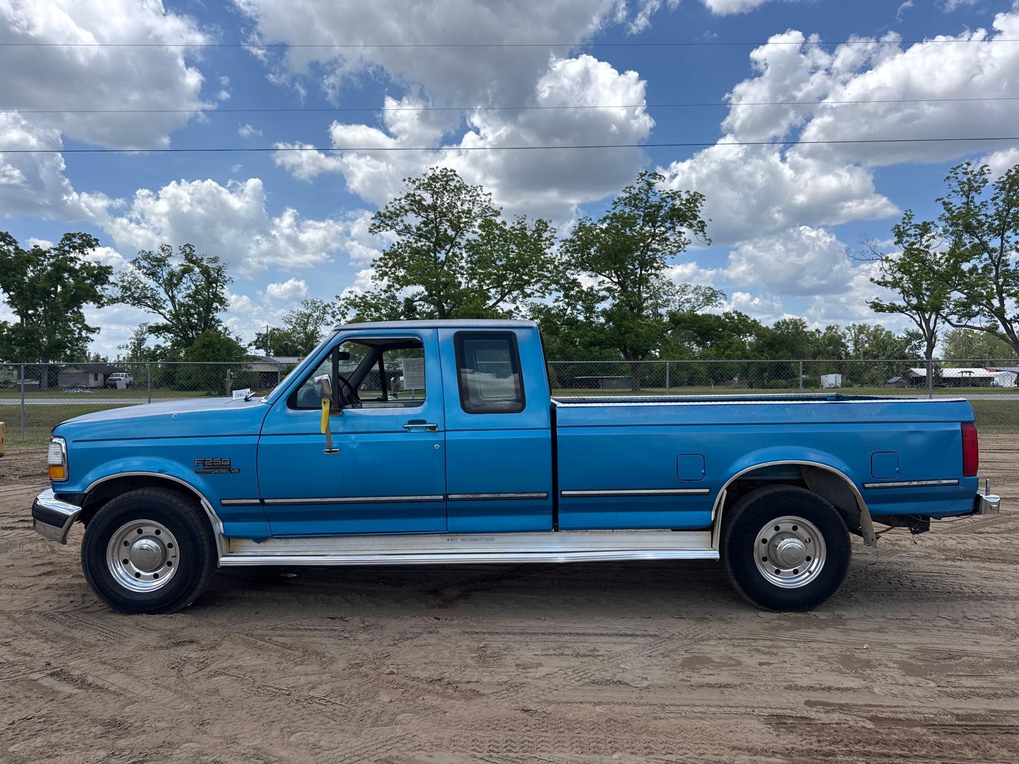 1994 FORD F-250 XLT EXTENDED CAB TRUCK