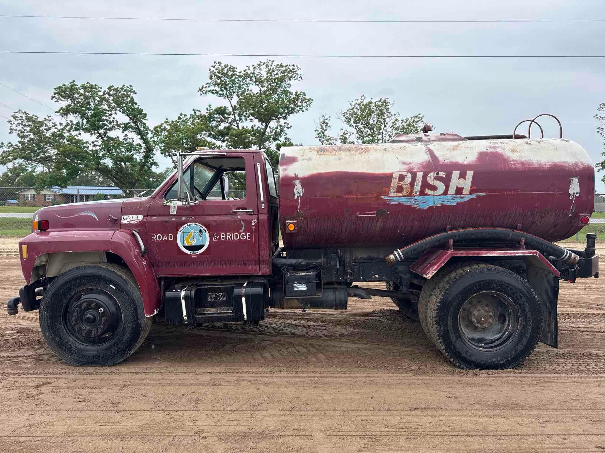 1990 FORD F-800 WATER TRUCK