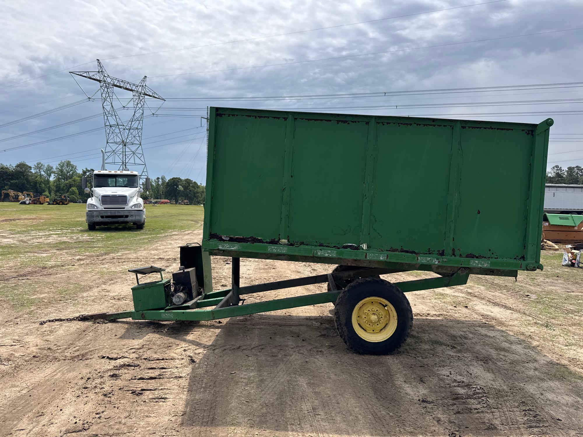 JOHN DEERE 10 FT DUMP TRAILER