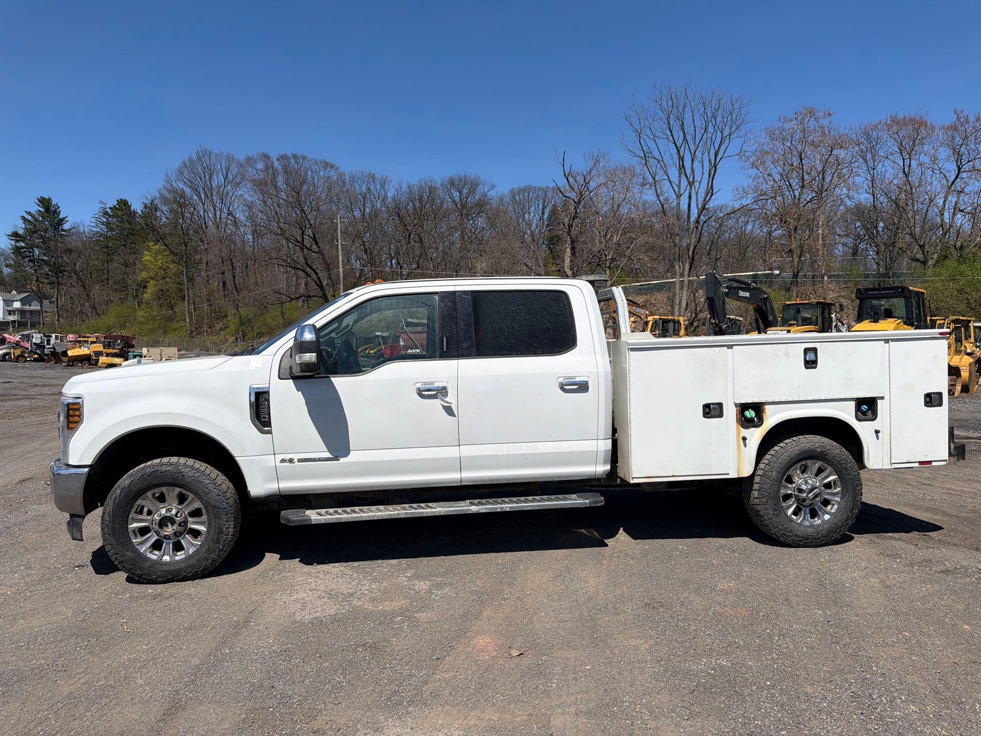 Photo of a  Ford F-350