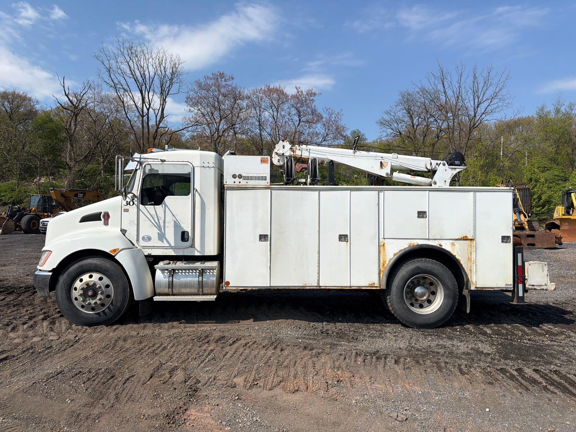 2010 KENWORTH T270 SERVICE TRUCK