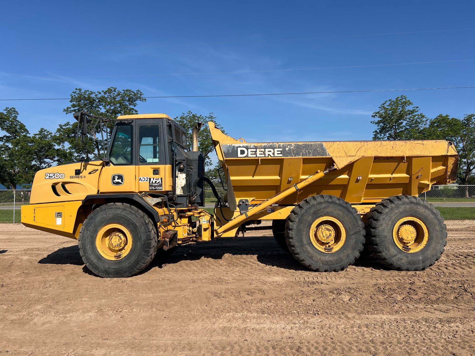 Photo of a 2012 John Deere 250D