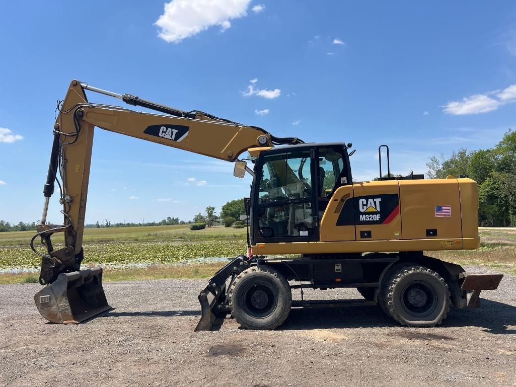 Photo of a 2016 Caterpillar M320