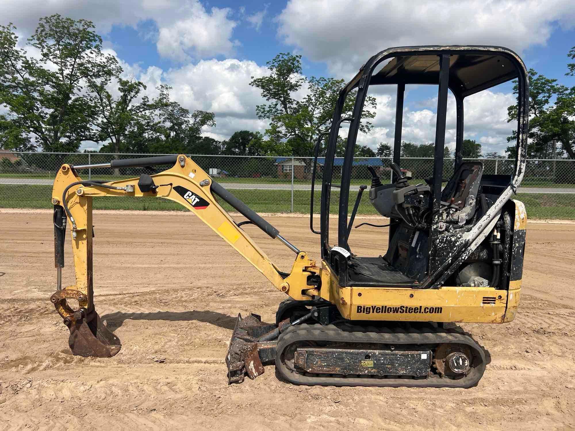 2013 CATERPILLAR 301.4C EXCAVATOR