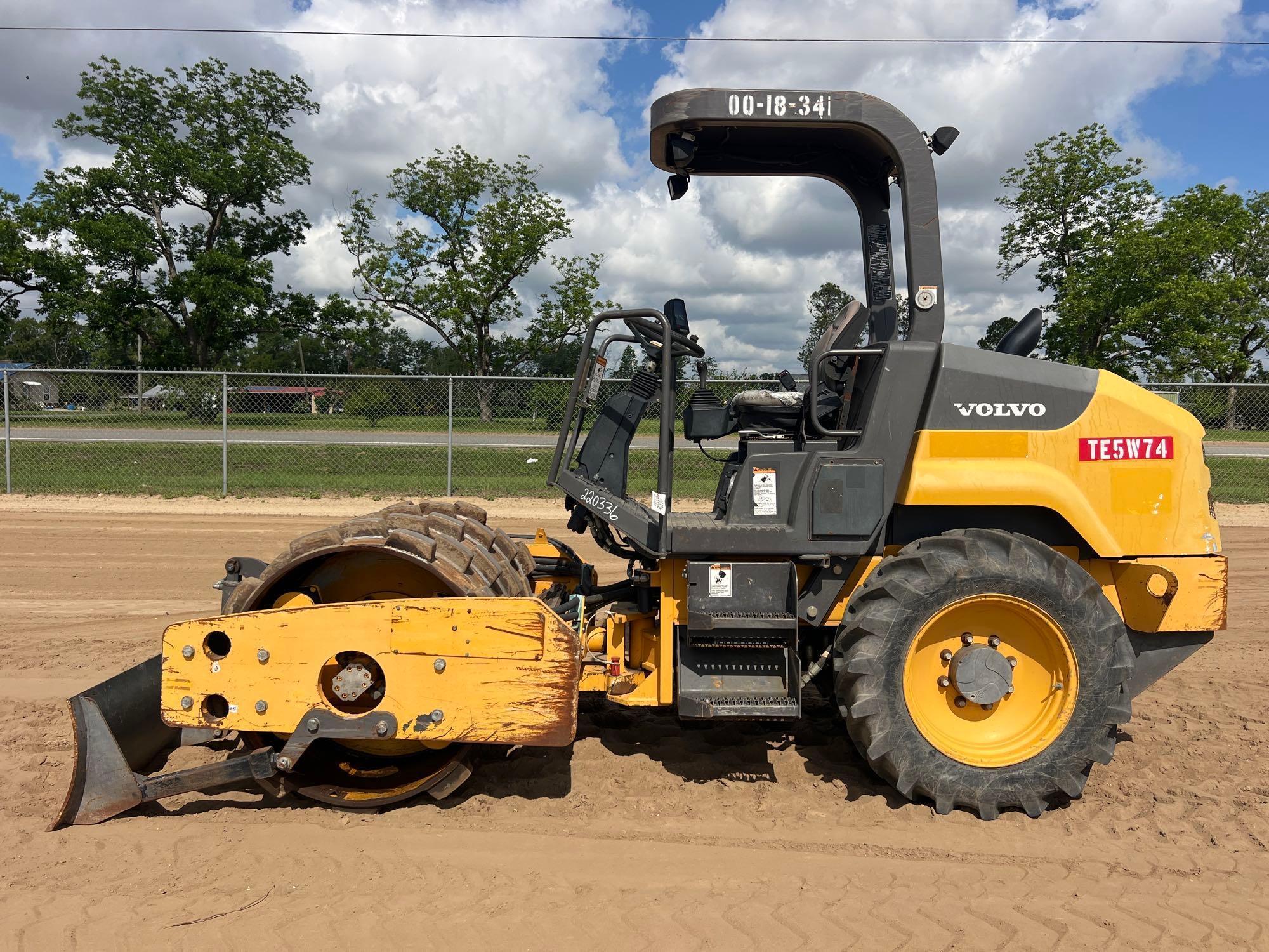 2017 VOLVO SD45B PADFOOT ROLLER