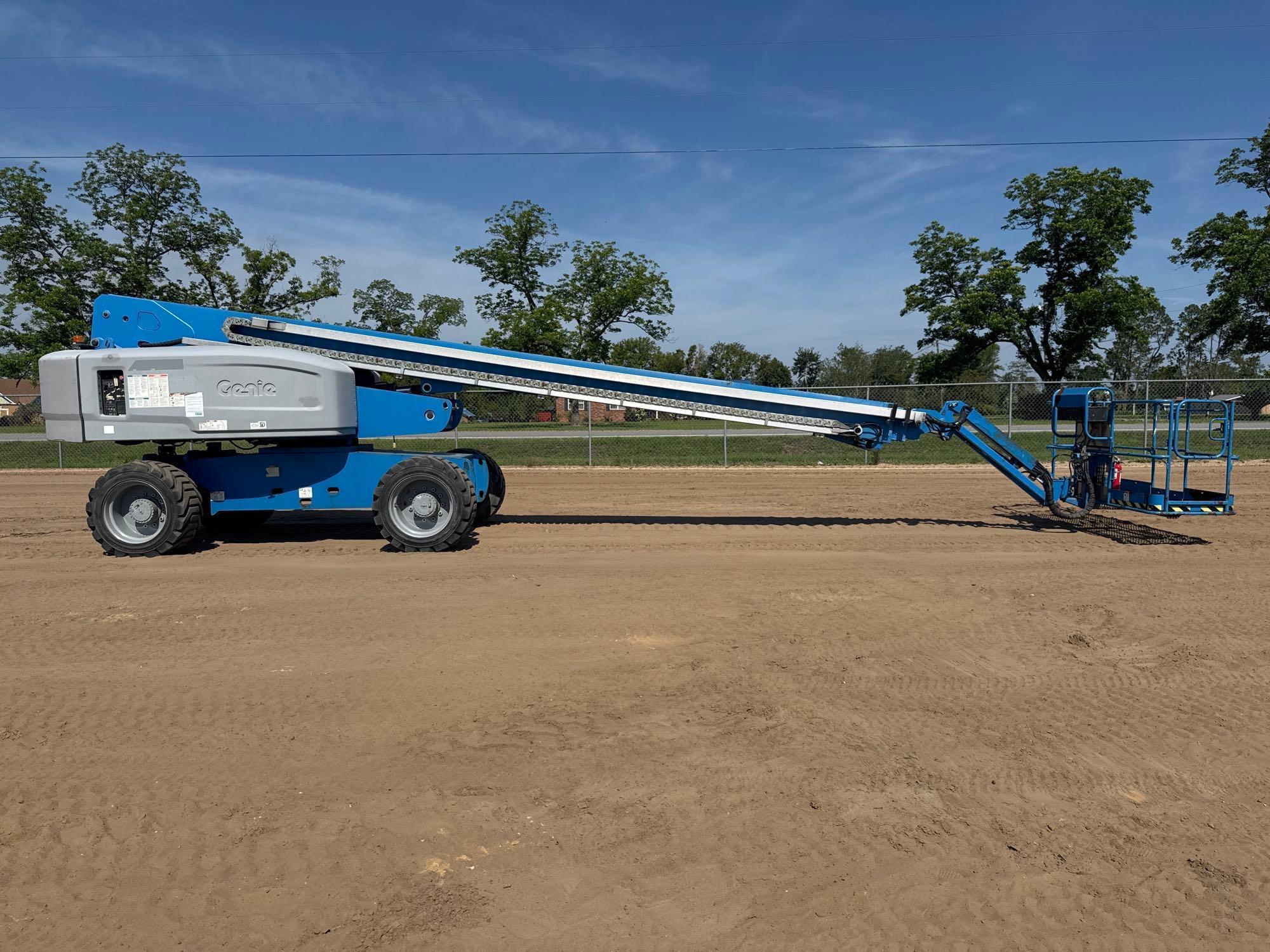 2015 GENIE S-85 TELESCOPIC BOOM LIFT