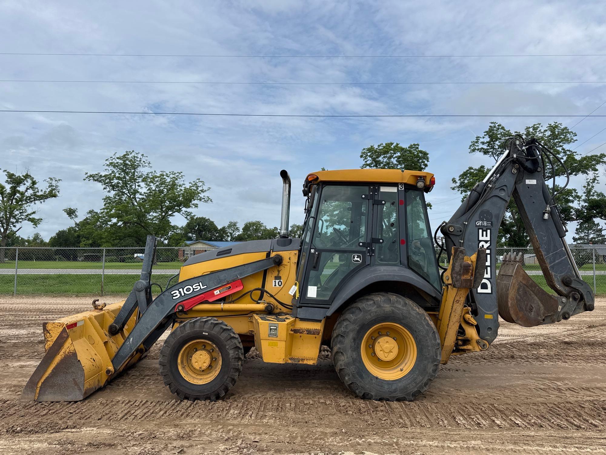 Photo of a 2015 John Deere 310S