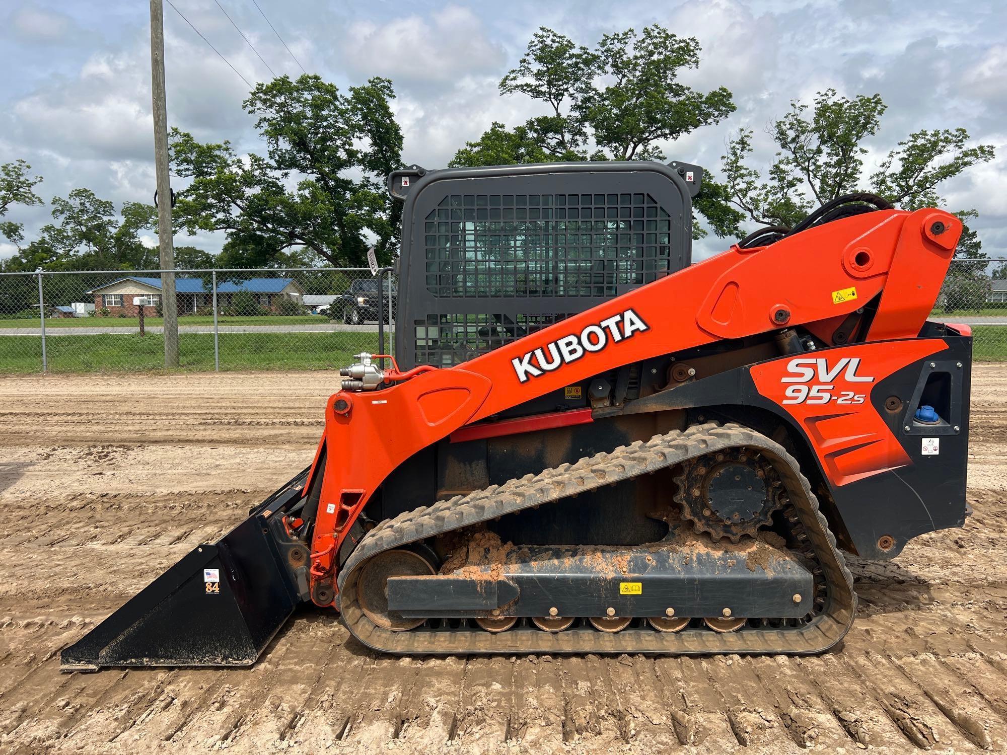 KUBOTA SVL95-2S SKID STEER