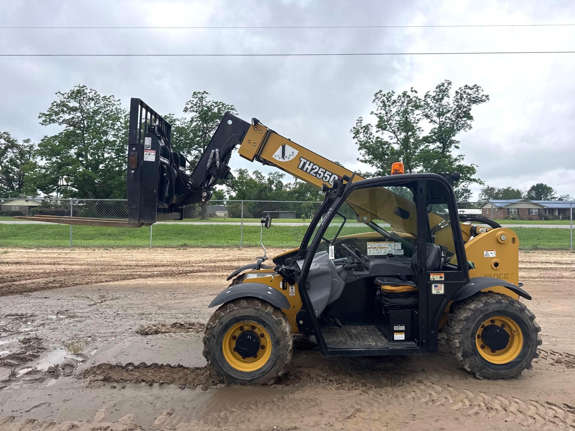 Photo of a 2022 Caterpillar TH255C