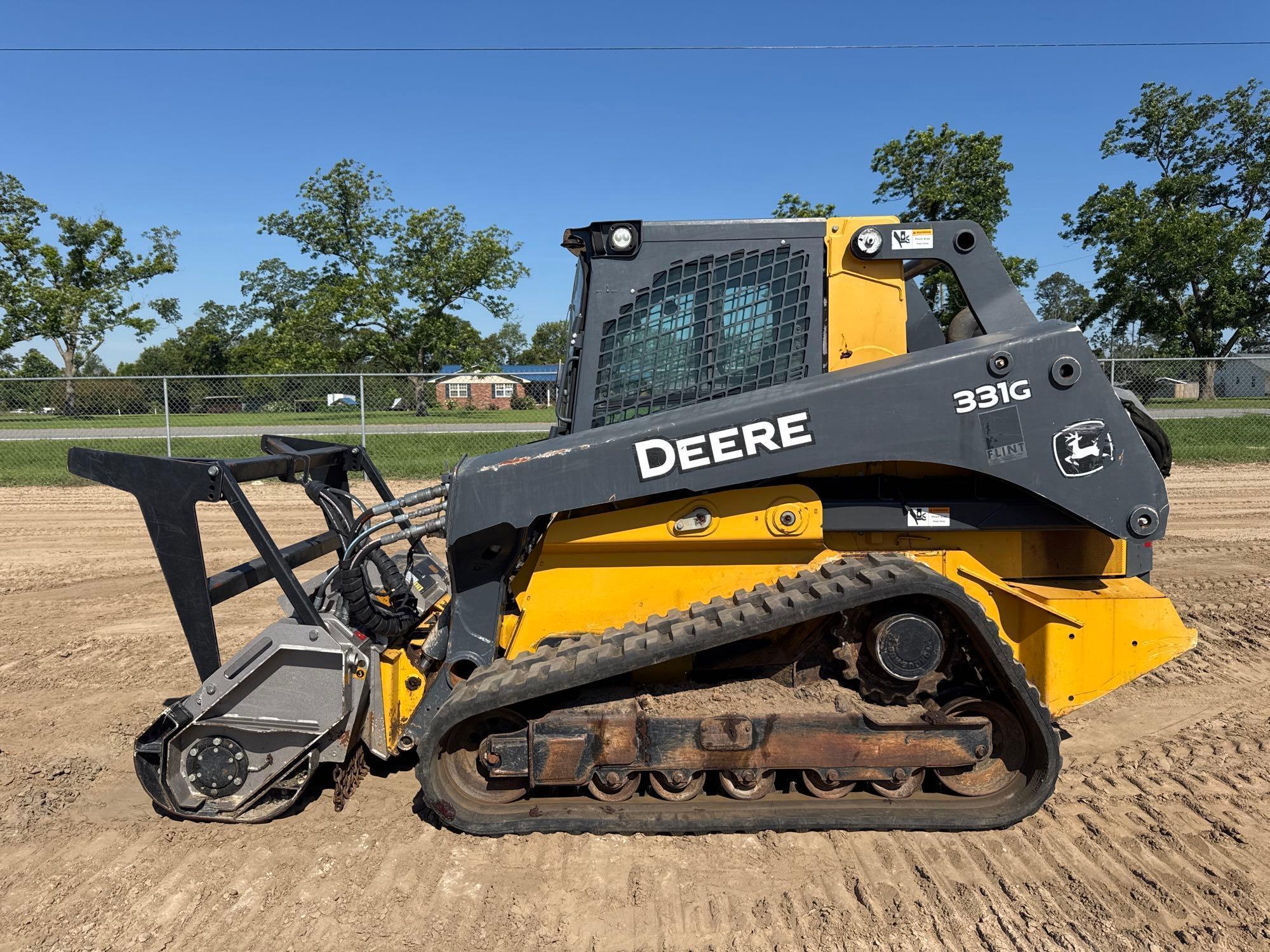 JOHN DEERE 331G SKID STEER