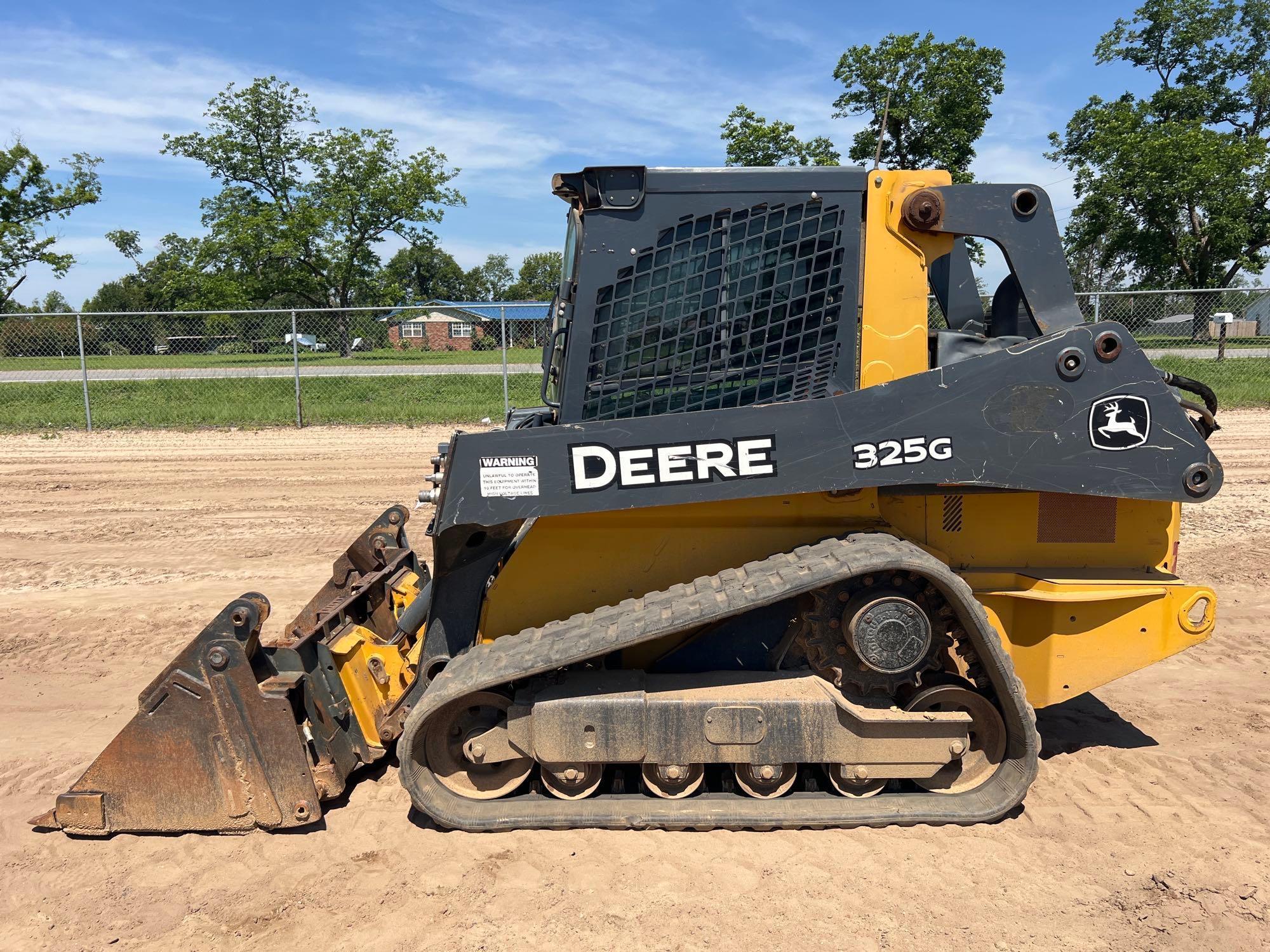Photo of a 2018 John Deere 325G